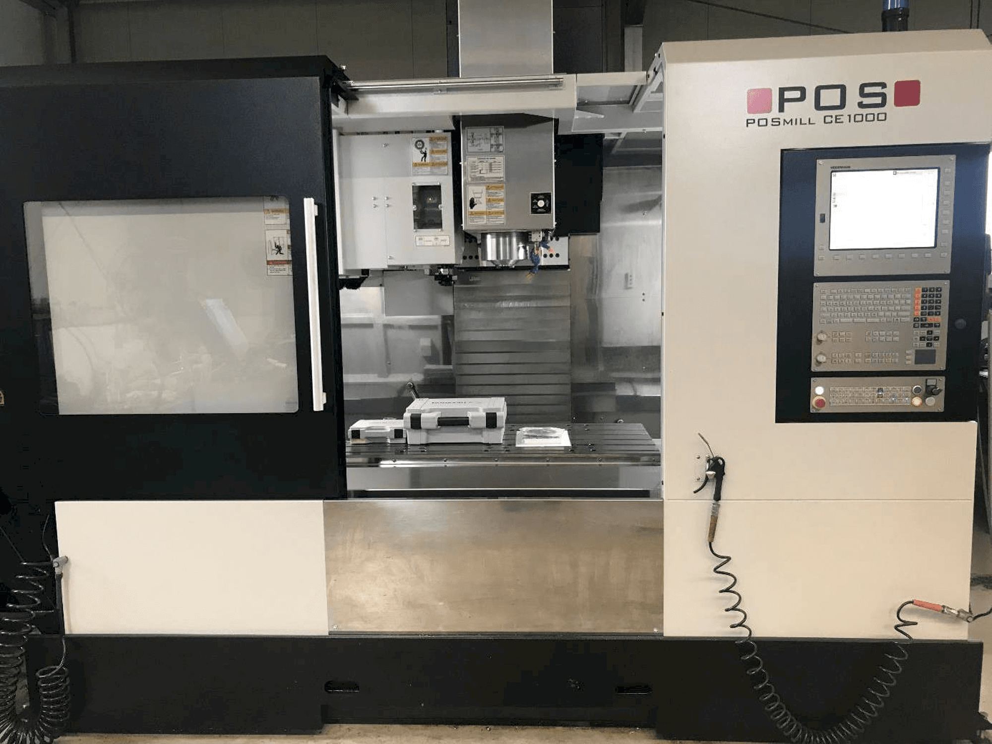 Frontansicht der POSmill CE 1000 Maschine