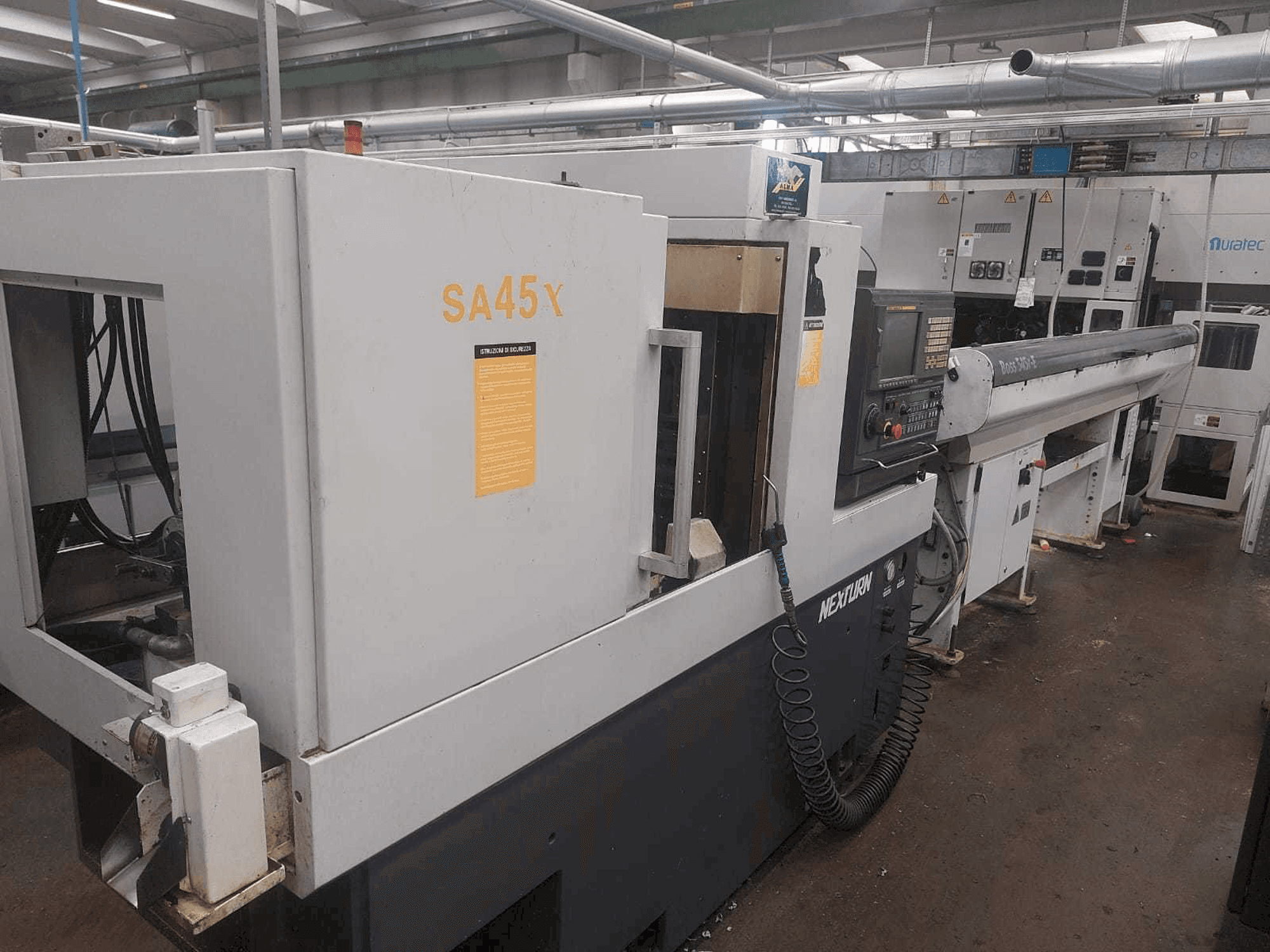 Linke Seitenansicht der Nexturn SA 45X Maschine