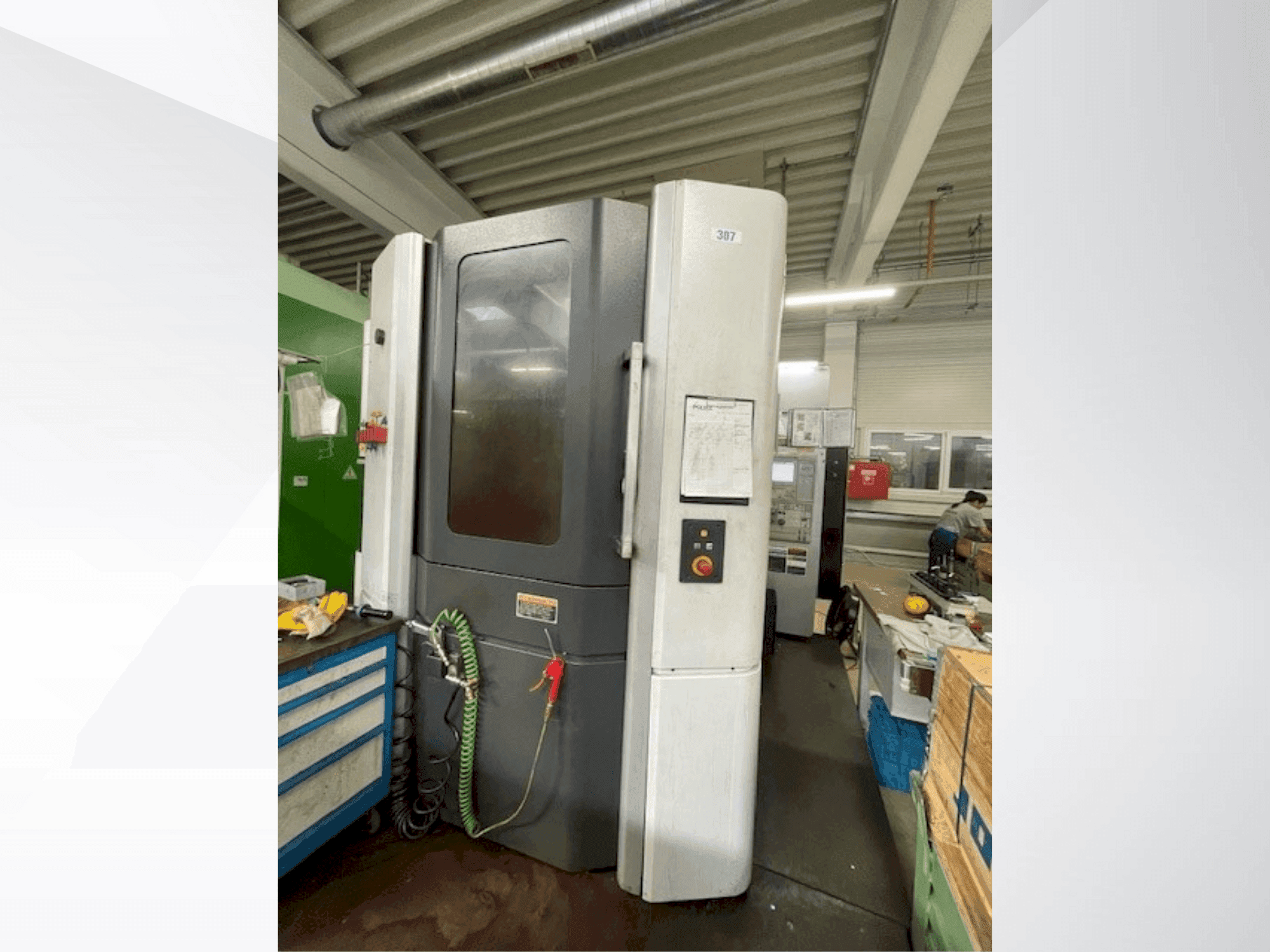 Frontansicht der MORI SEIKI NHX 5000 Maschine