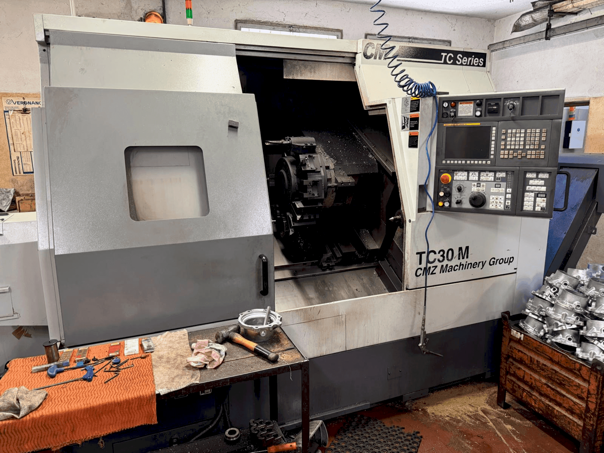Frontansicht der CMZ TC30M Maschine