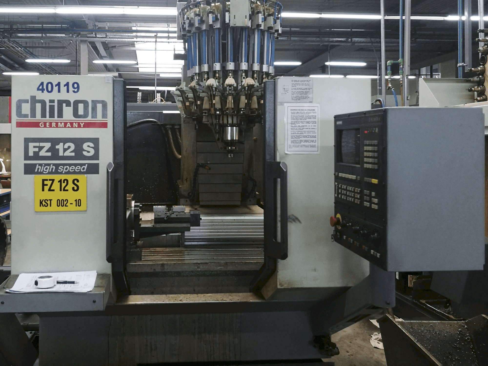 Frontansicht der CHIRON FZ 12 S Maschine