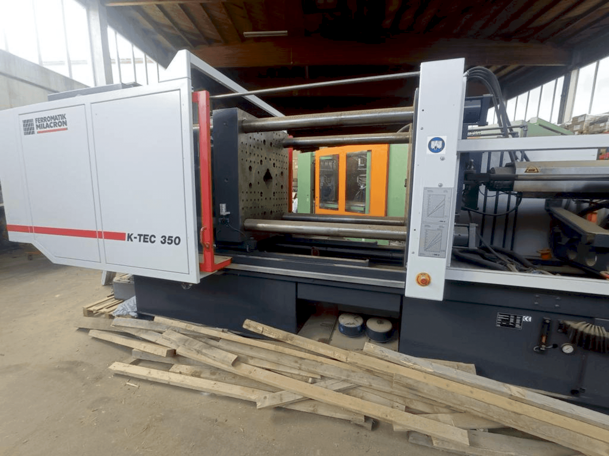 Frontansicht der FERROMATIK K-Tec 350 S/2F Maschine