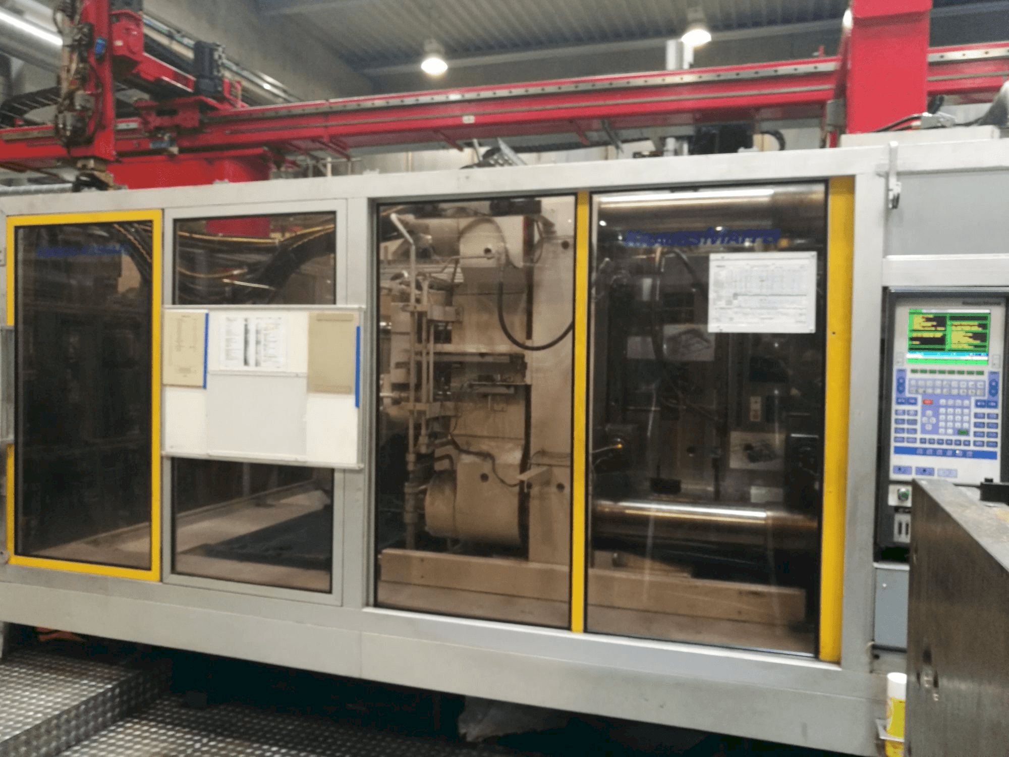 Frontansicht der Krauss Maffei 800-4350 MC Maschine