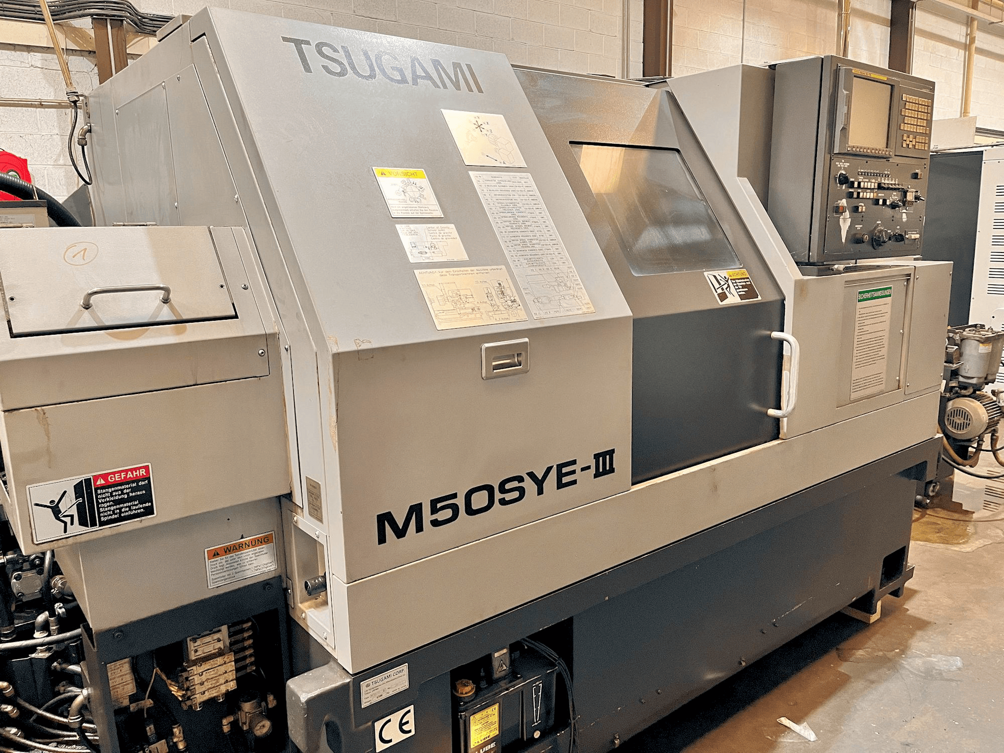 Frontansicht der TSUGAMI M50SYE-III Maschine