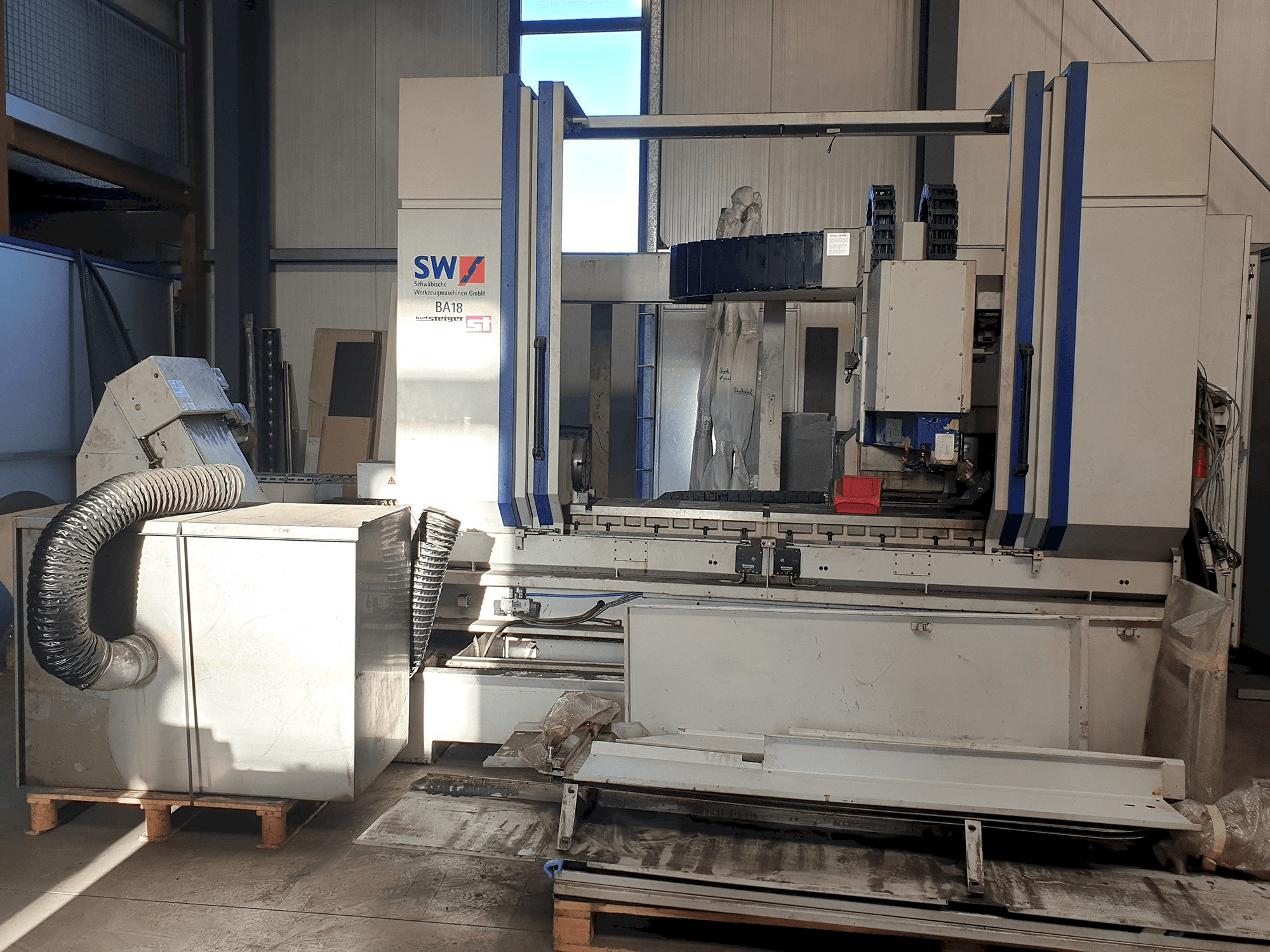 Frontansicht der Schwäbische Werkzeugmaschinen BA 18 Maschine
