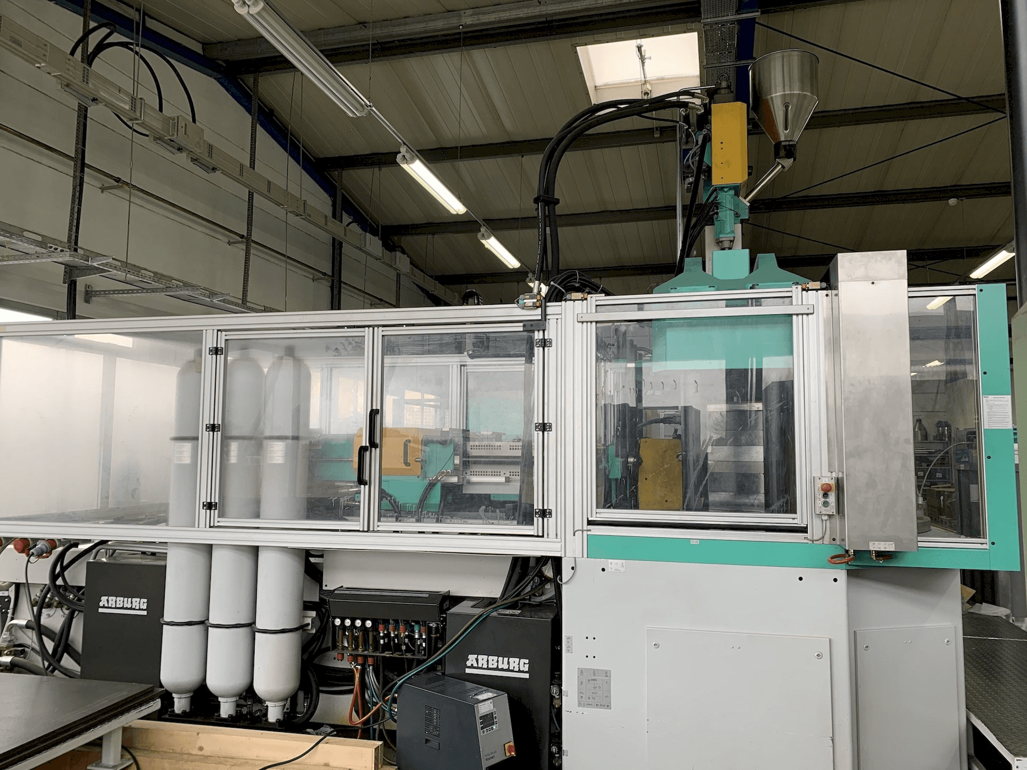 Frontansicht der Arburg Allrounder 1500 T 2500-400 Maschine