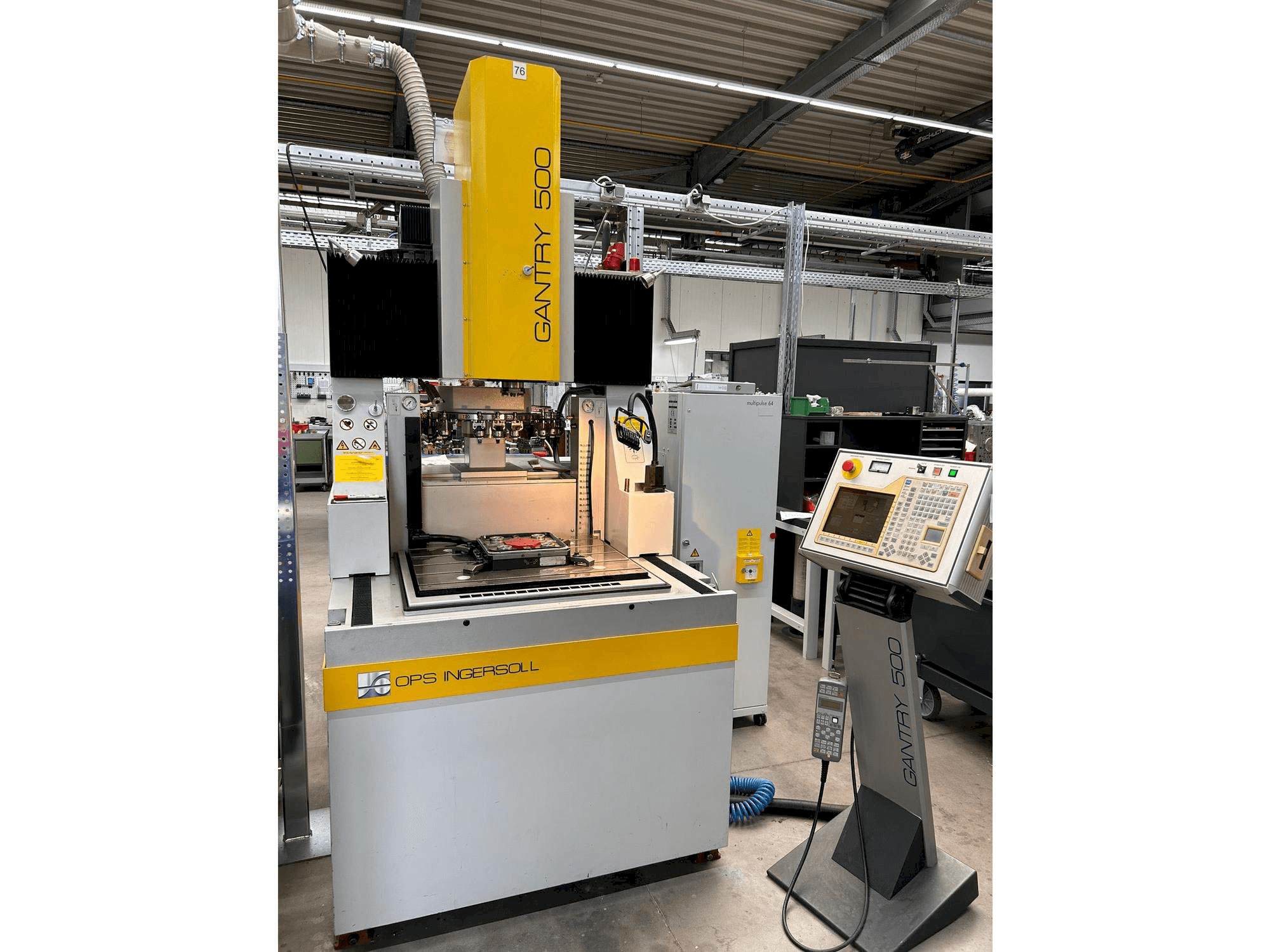 Frontansicht der OPS-INGERSOLL Gantry 500 Maschine