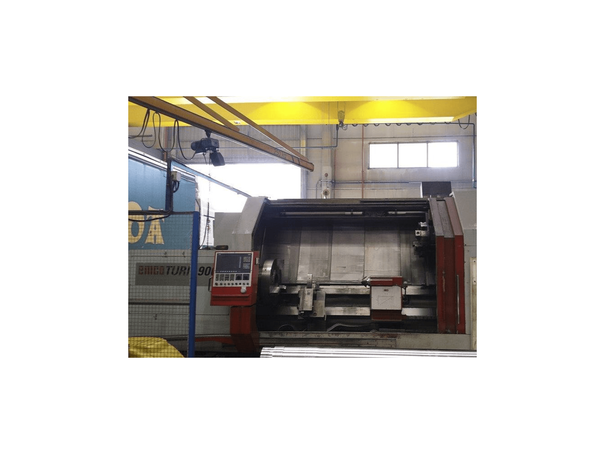 Frontansicht der EMCO EMCOTURN 900 Maschine