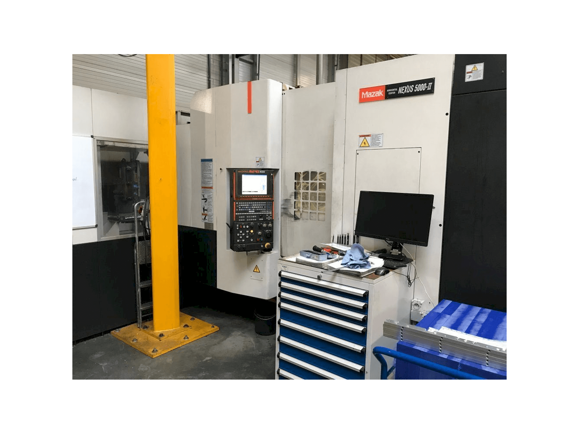 Frontansicht der Mazak Nexus 5000-II Maschine