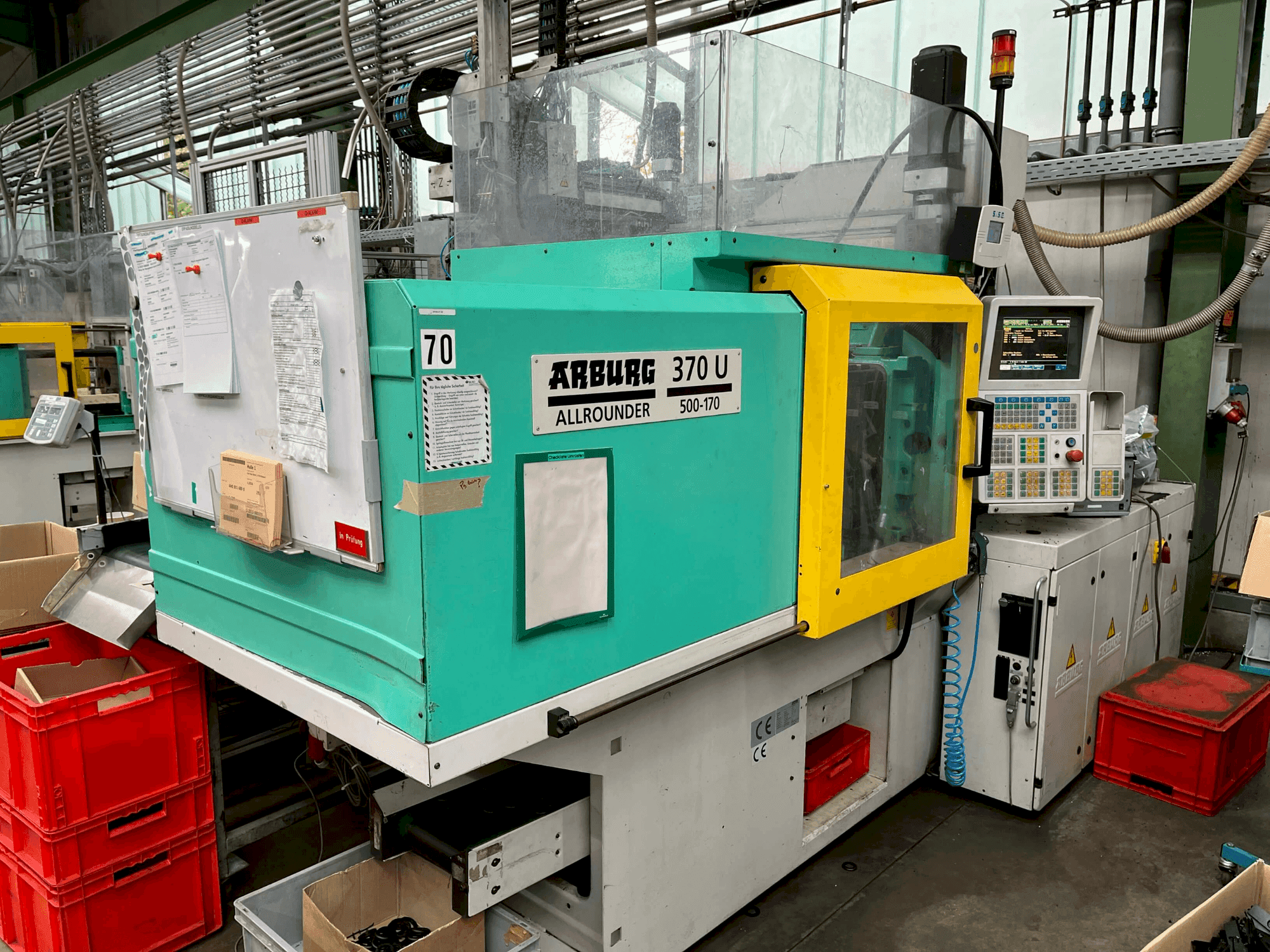 Frontansicht der Arburg Allrounder 370-50 U Maschine