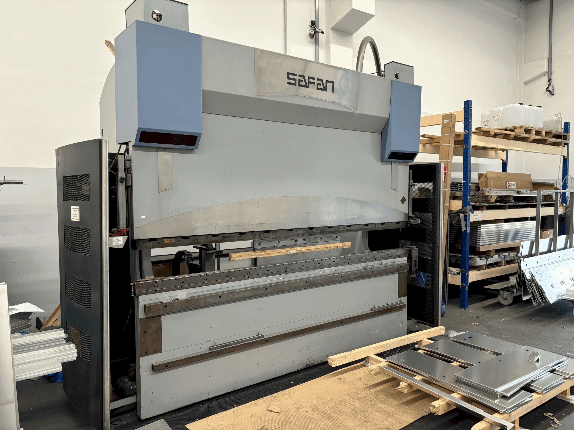 Frontansicht der Safan CNCL-K 170-3100 TS1 Maschine