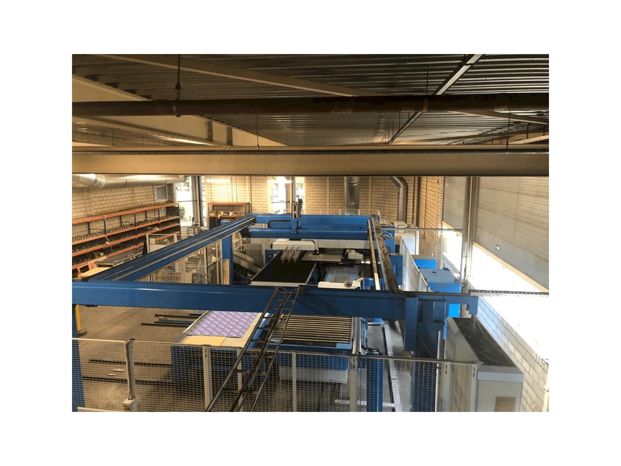 Frontansicht der Finn-Power LB 6 UVH Maschine