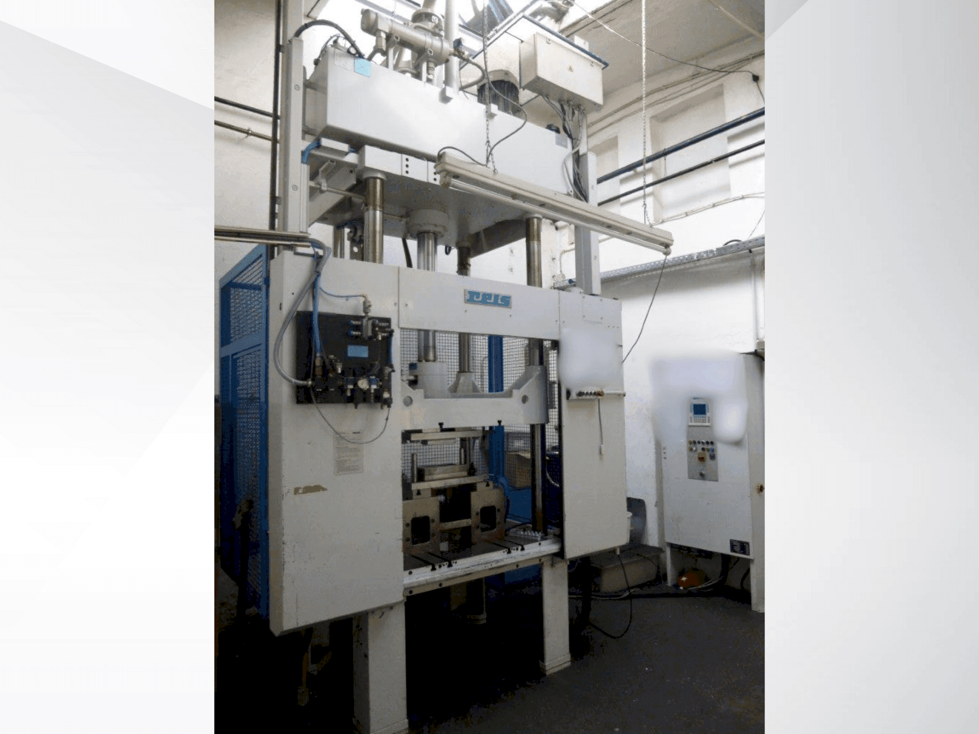 Frontansicht der Reis SEP10-30 DIII Maschine