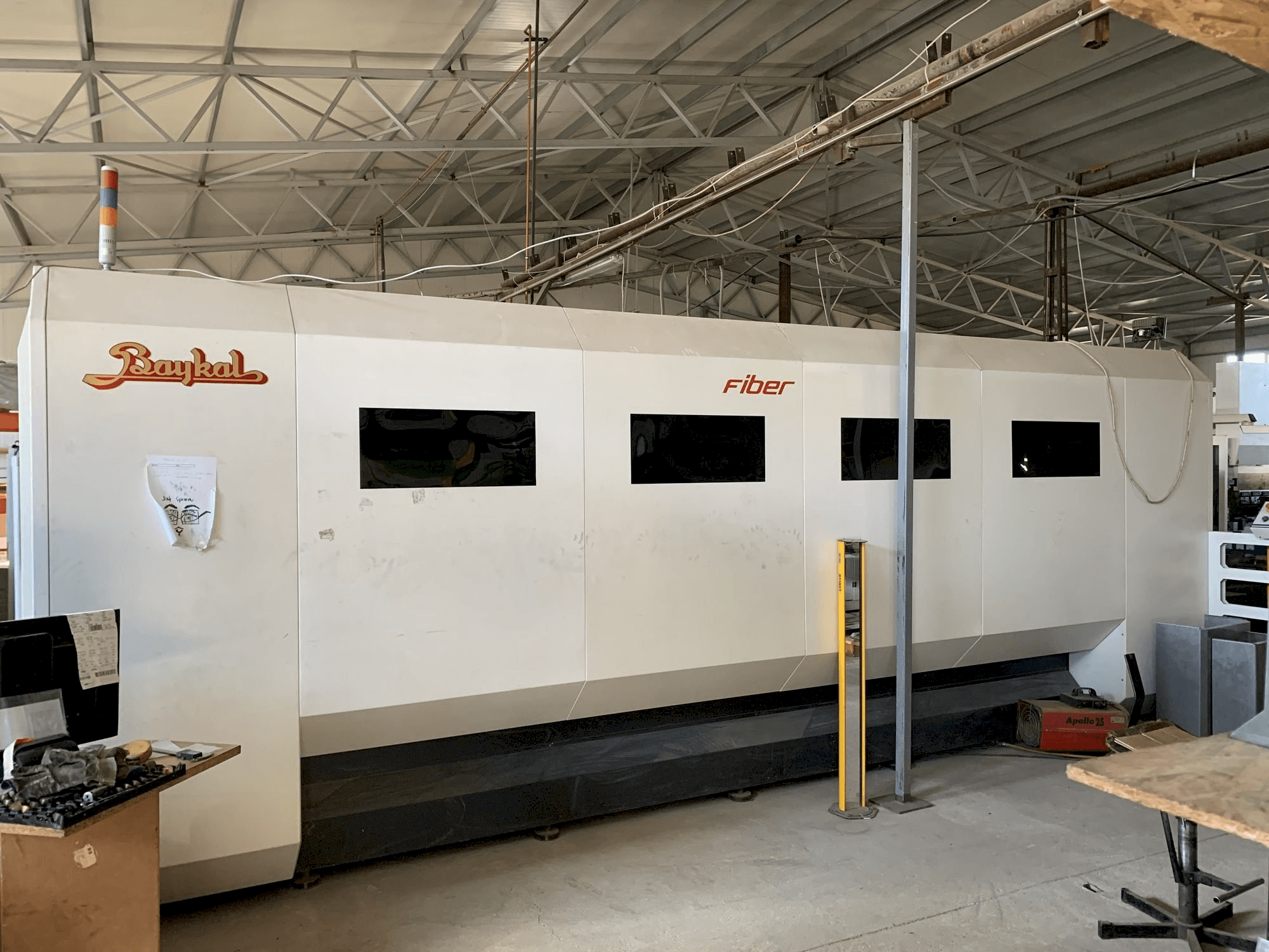 Frontansicht der Baykal BLS-NL 1530 2kW Maschine