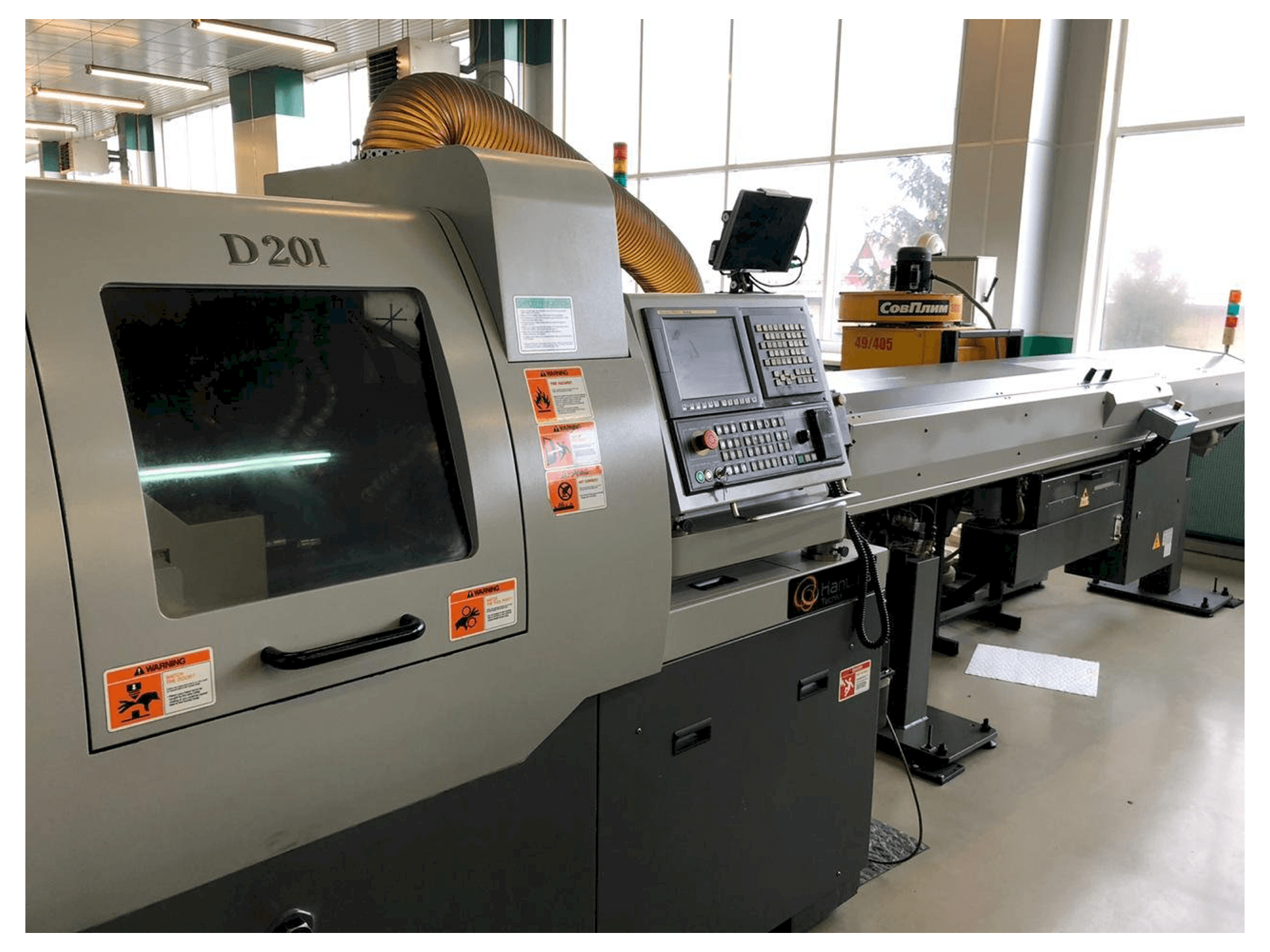 Frontansicht der Hanwha XD20M Maschine