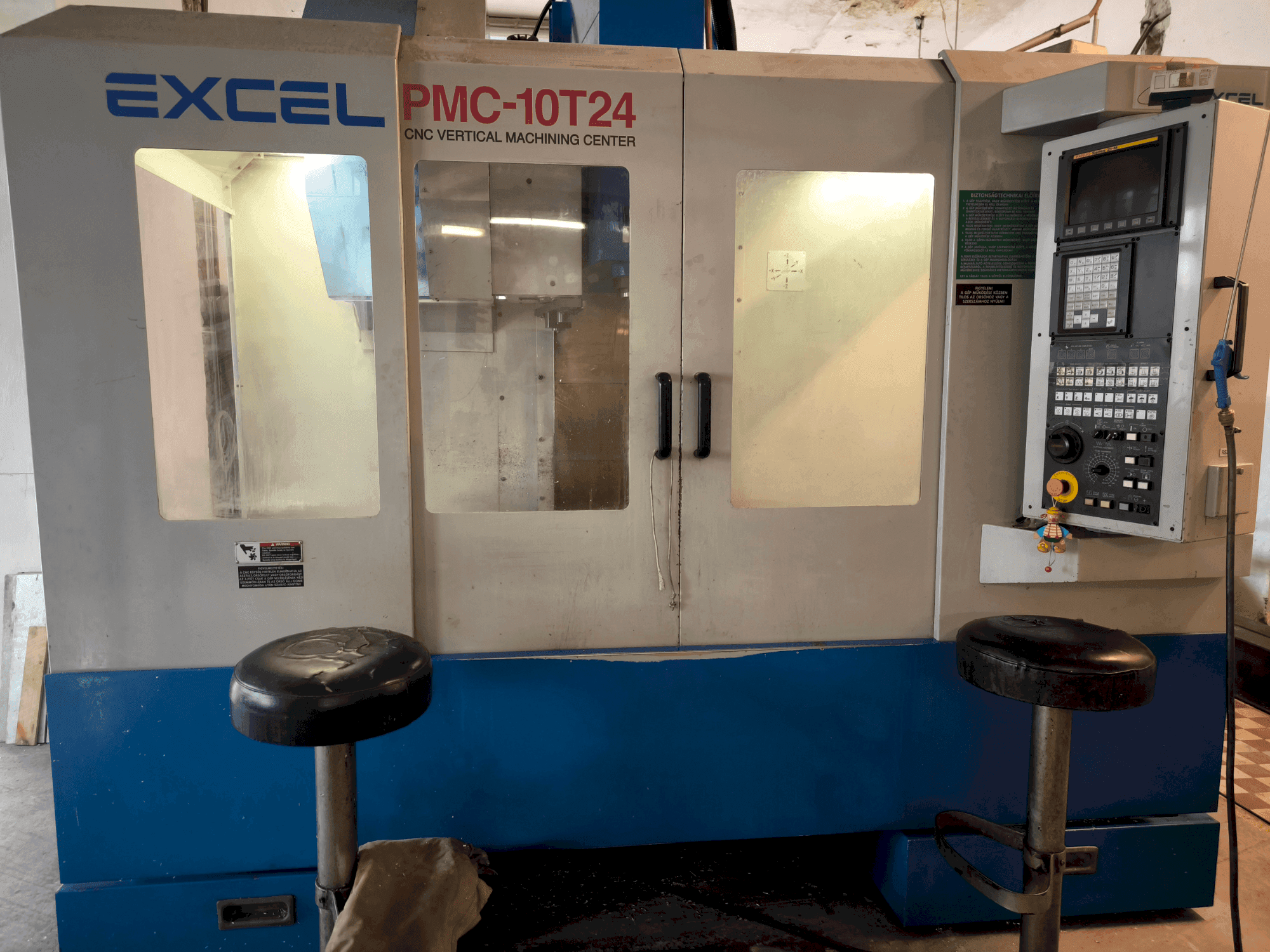 Frontansicht der Excel Excel PMC 10T24 (2004) Maschine