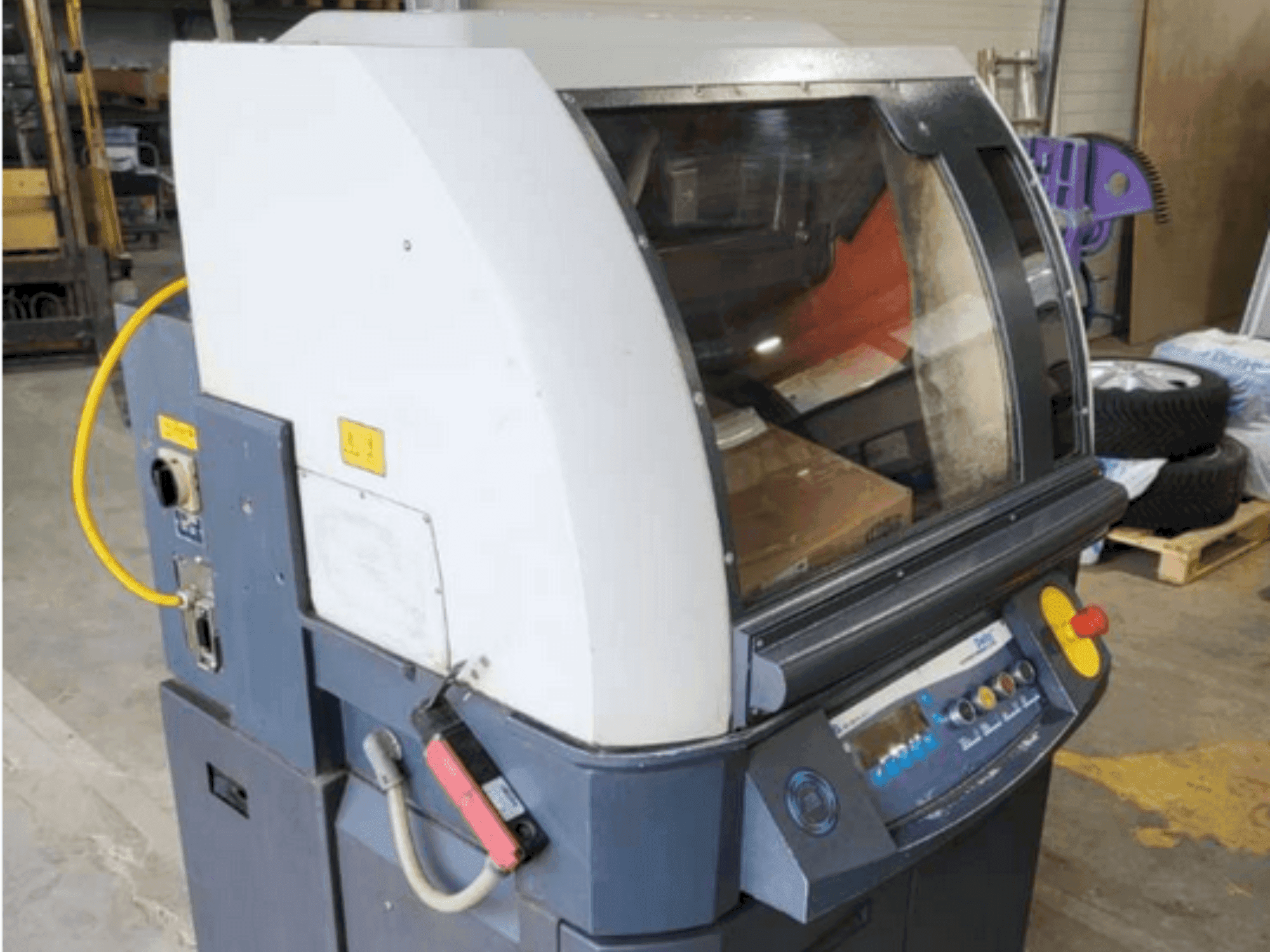 Frontansicht der Buehler Large Delta Automatic Chop Cutter 10-1317-400 Maschine