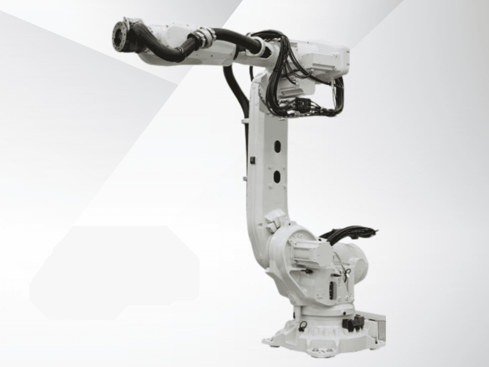 ABB-Roboterarm IRB 6700-245/3.00 in der Vorderansicht, der sich durch ein weißes, stromlinienförmiges Design auszeichnet und an dem Kabel und Motoren angebracht sind.