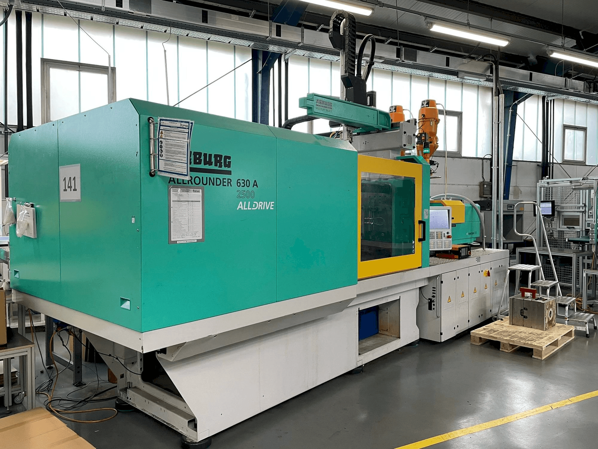 Frontansicht der Arburg Allrounder 630 A 2500-800 Maschine