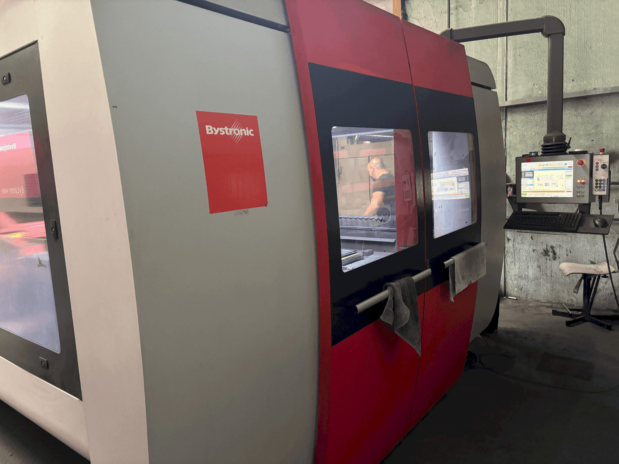 Frontansicht der Bystronic Bysprint Pro 3015 Maschine