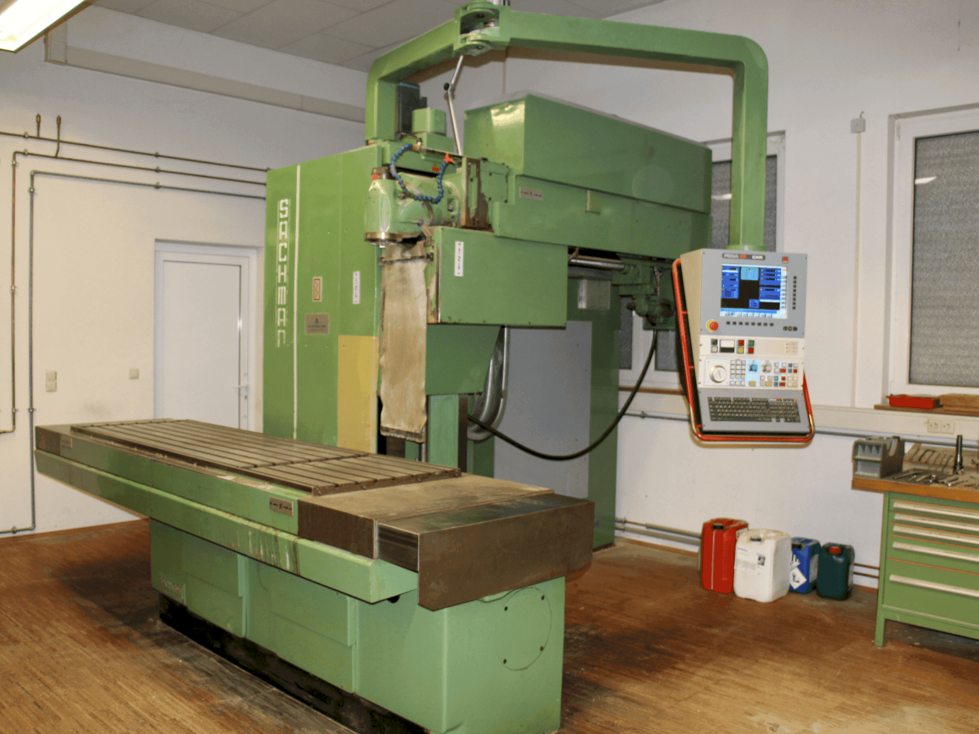 Frontansicht der SACHMAN RP3CC (1990) Maschine