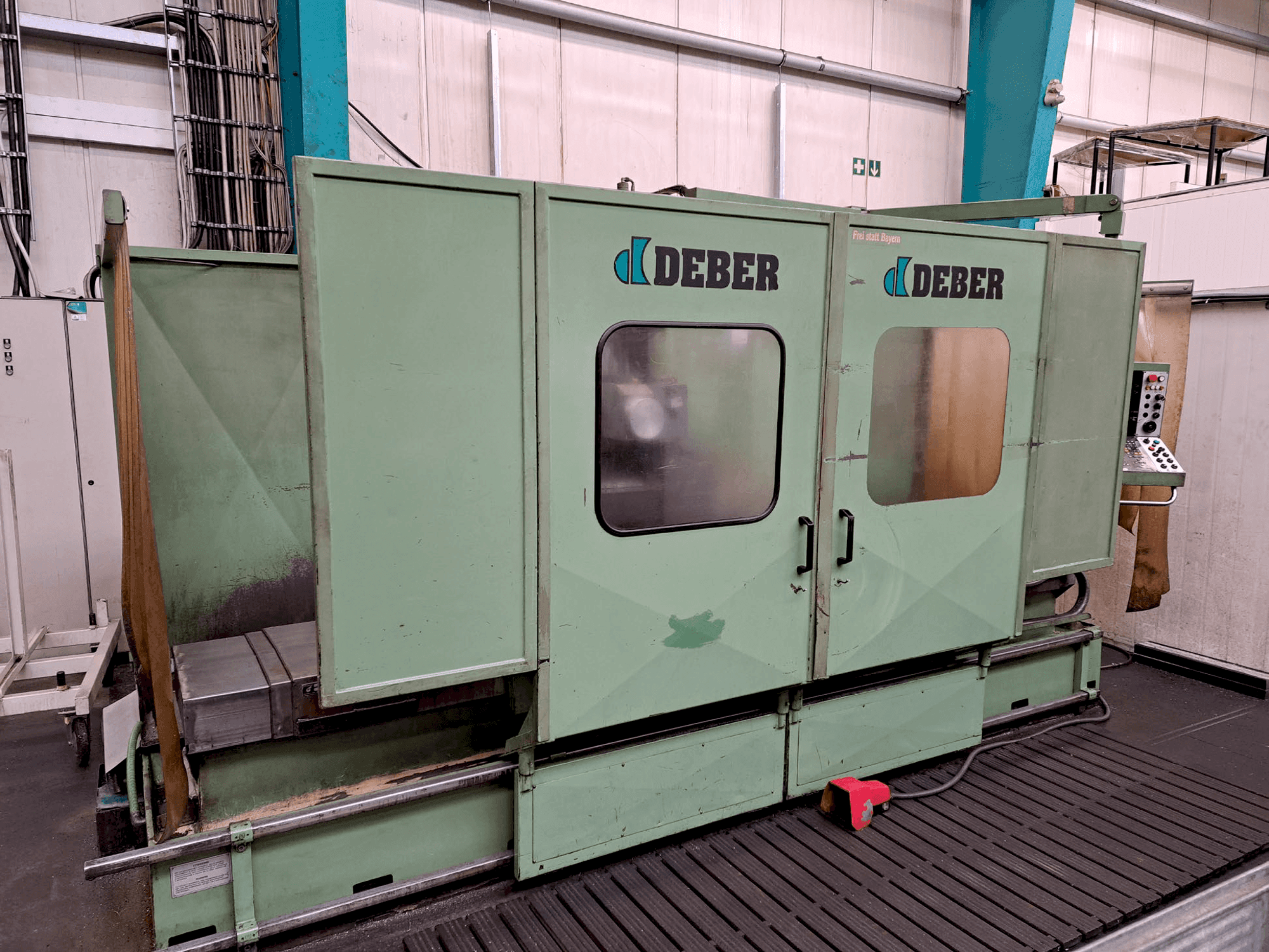 Frontansicht der DEBER Dinamyc 2 Maschine