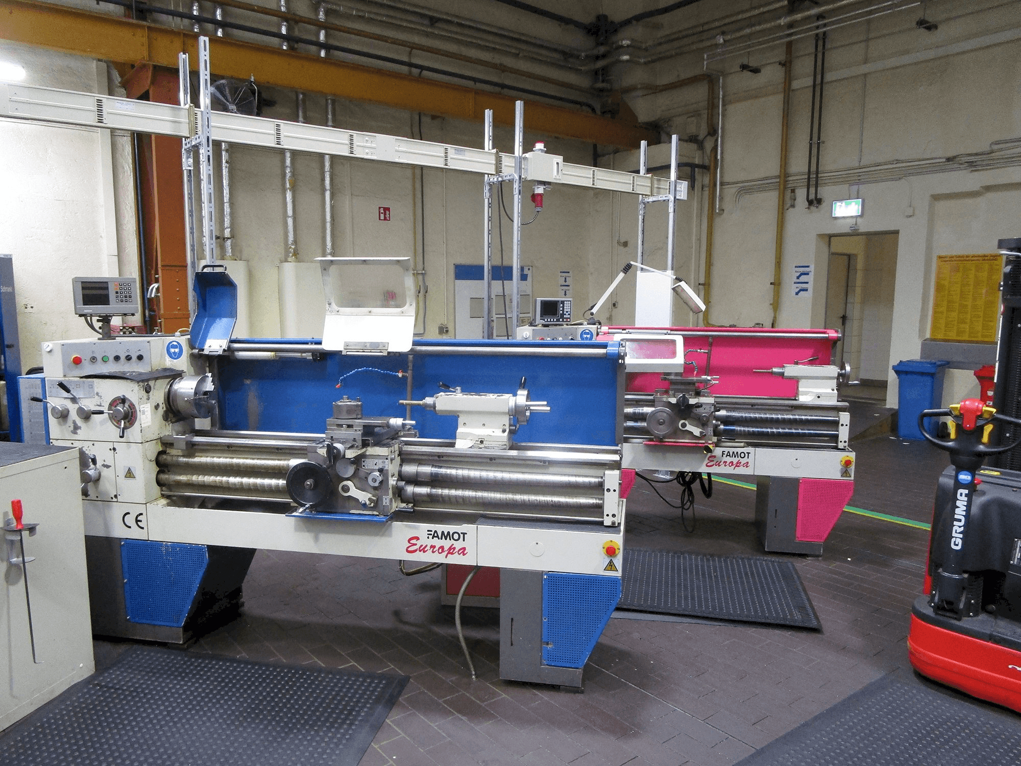 Frontansicht der FAMOT EUROPA Maschine