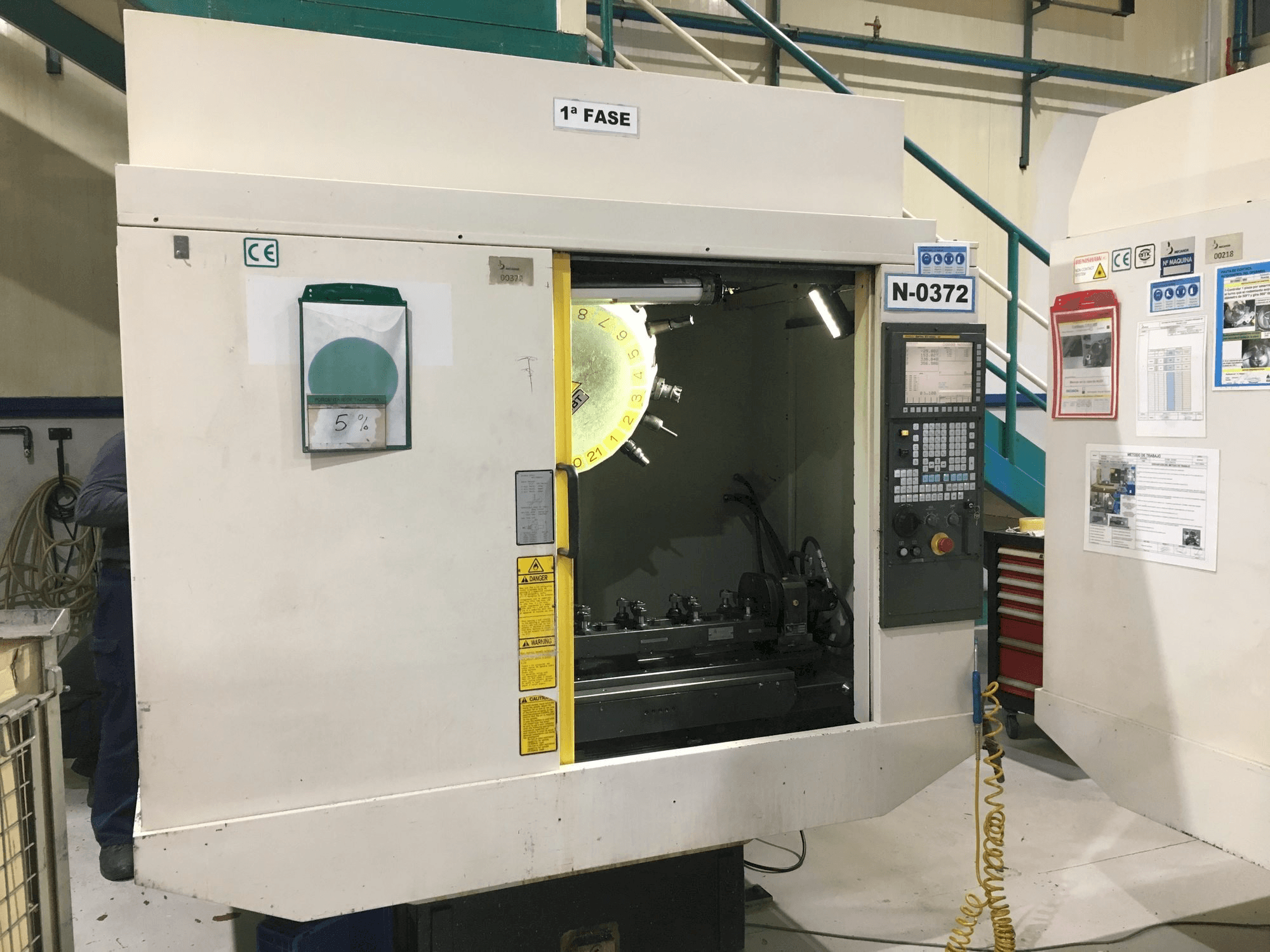 Frontansicht der FANUC Robodrill alfa-T21iEL Maschine