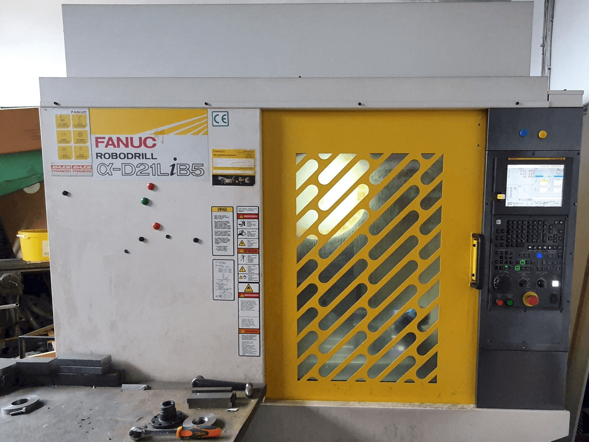 Frontansicht der FANUC ROBODRILL Alpha-D21LiB5 Maschine