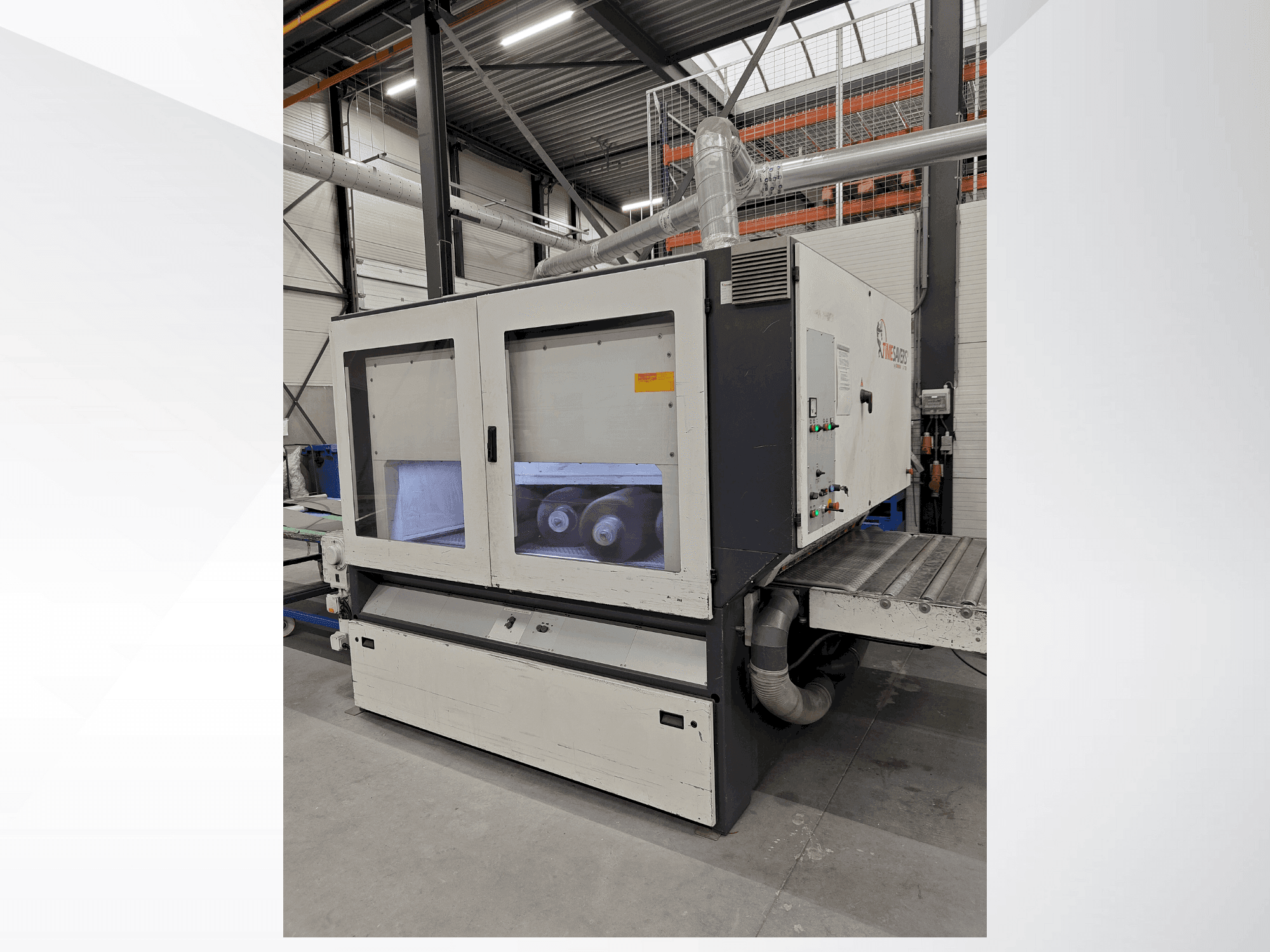 Frontansicht der TIMESAVERS 42-SERIE-1350-RB Maschine