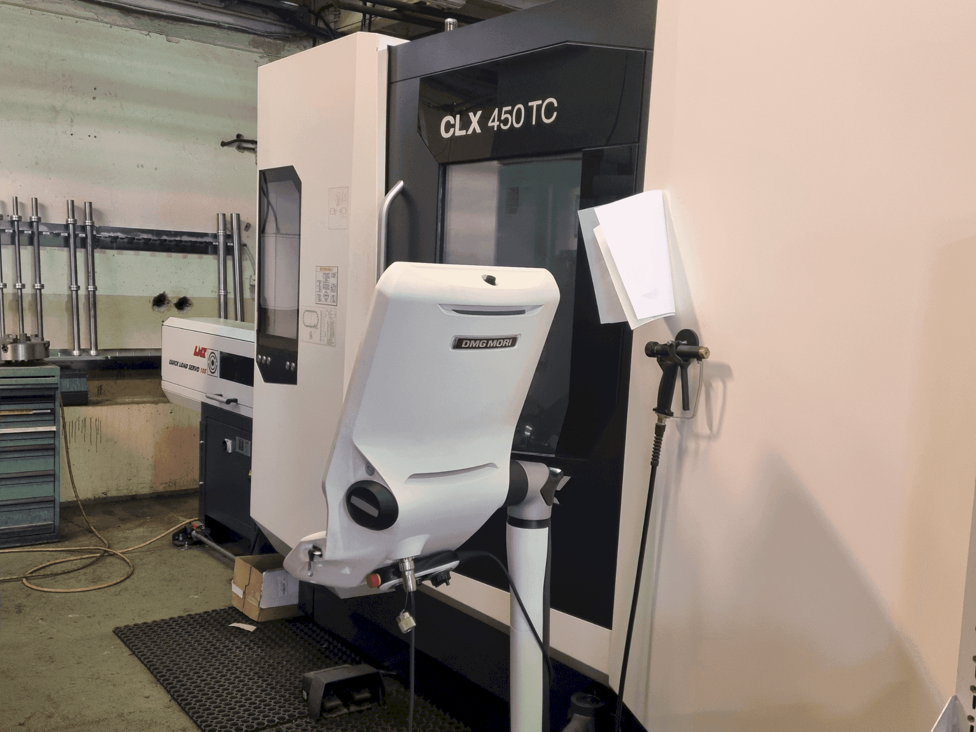Frontansicht der DMG MORI CLX 450 TC Maschine