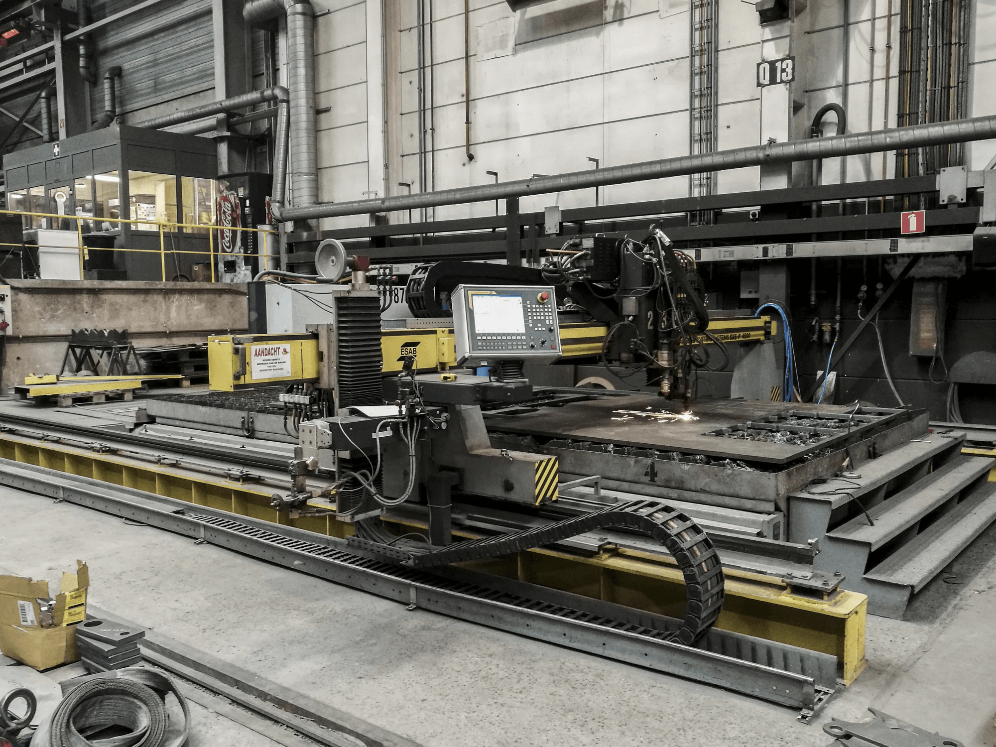 Rechte Ansicht der ESAB SUPRAREX SXE-P 4500 Maschine