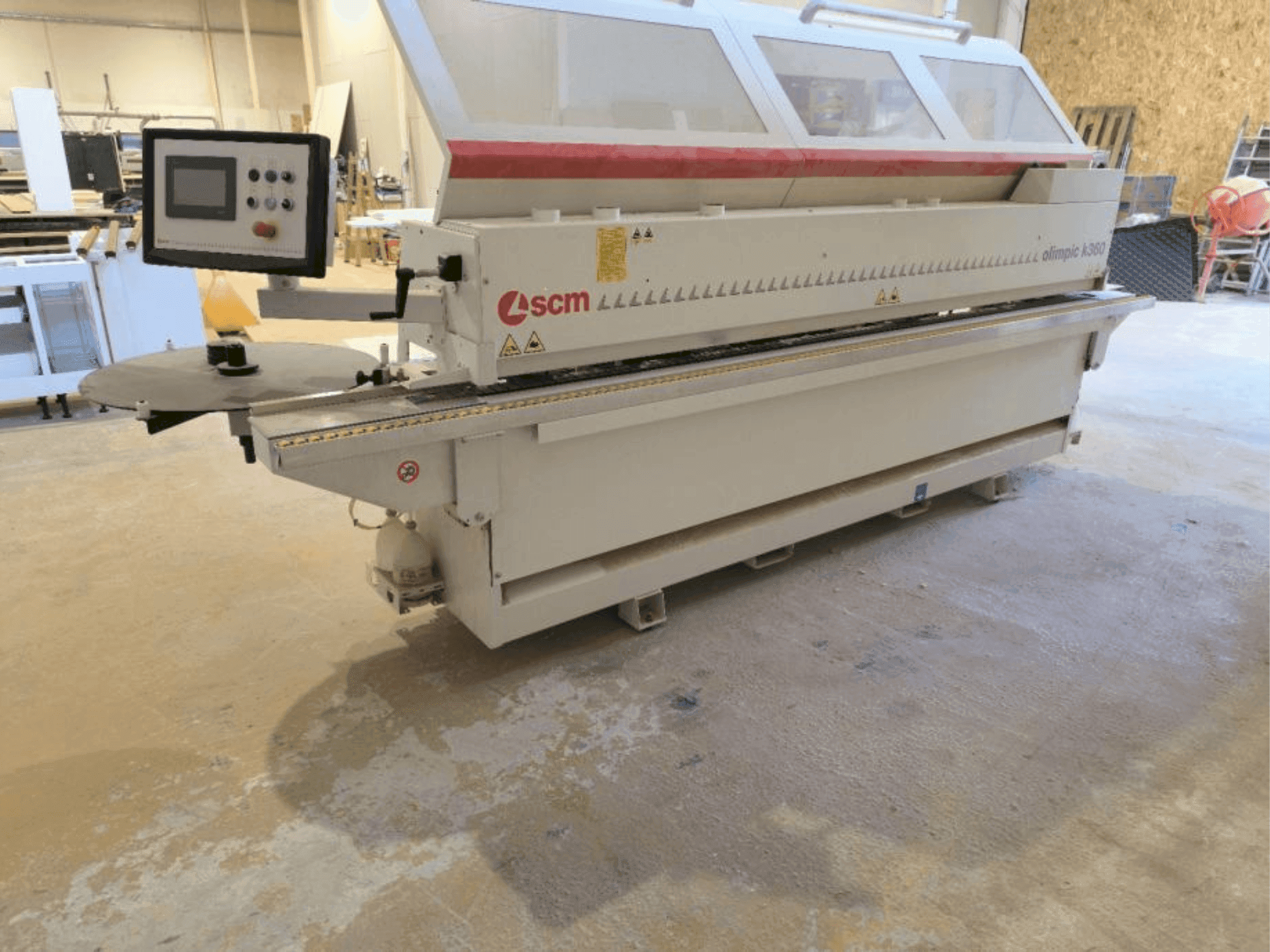 Frontansicht der SCM Olimpic K360 Maschine