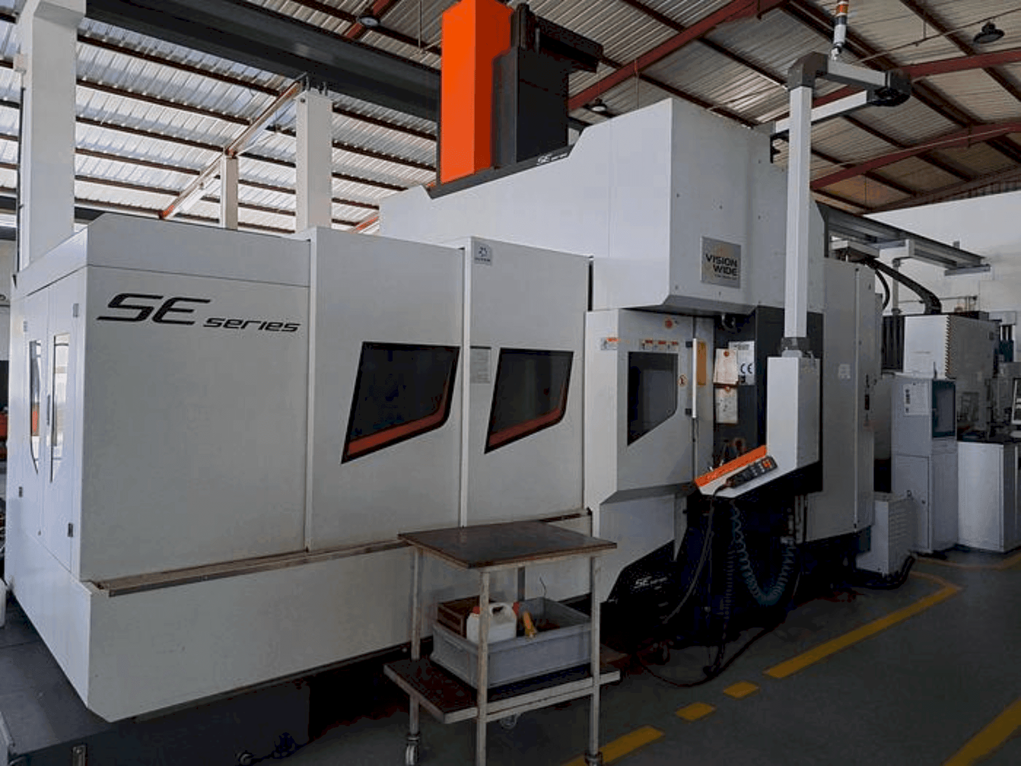 Frontansicht der Vision Wide SE-2112 Maschine