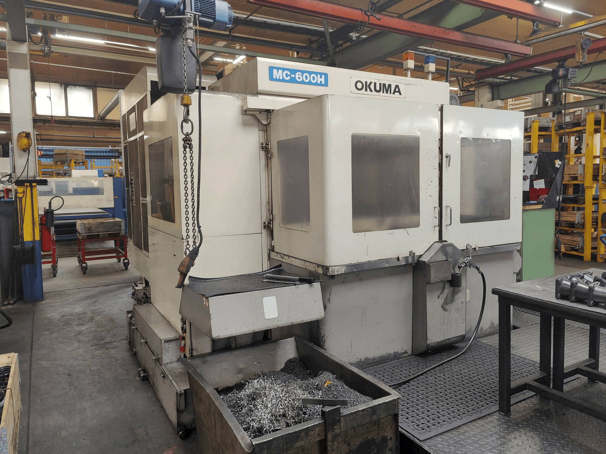 Frontansicht der Okuma MC-600 H Maschine