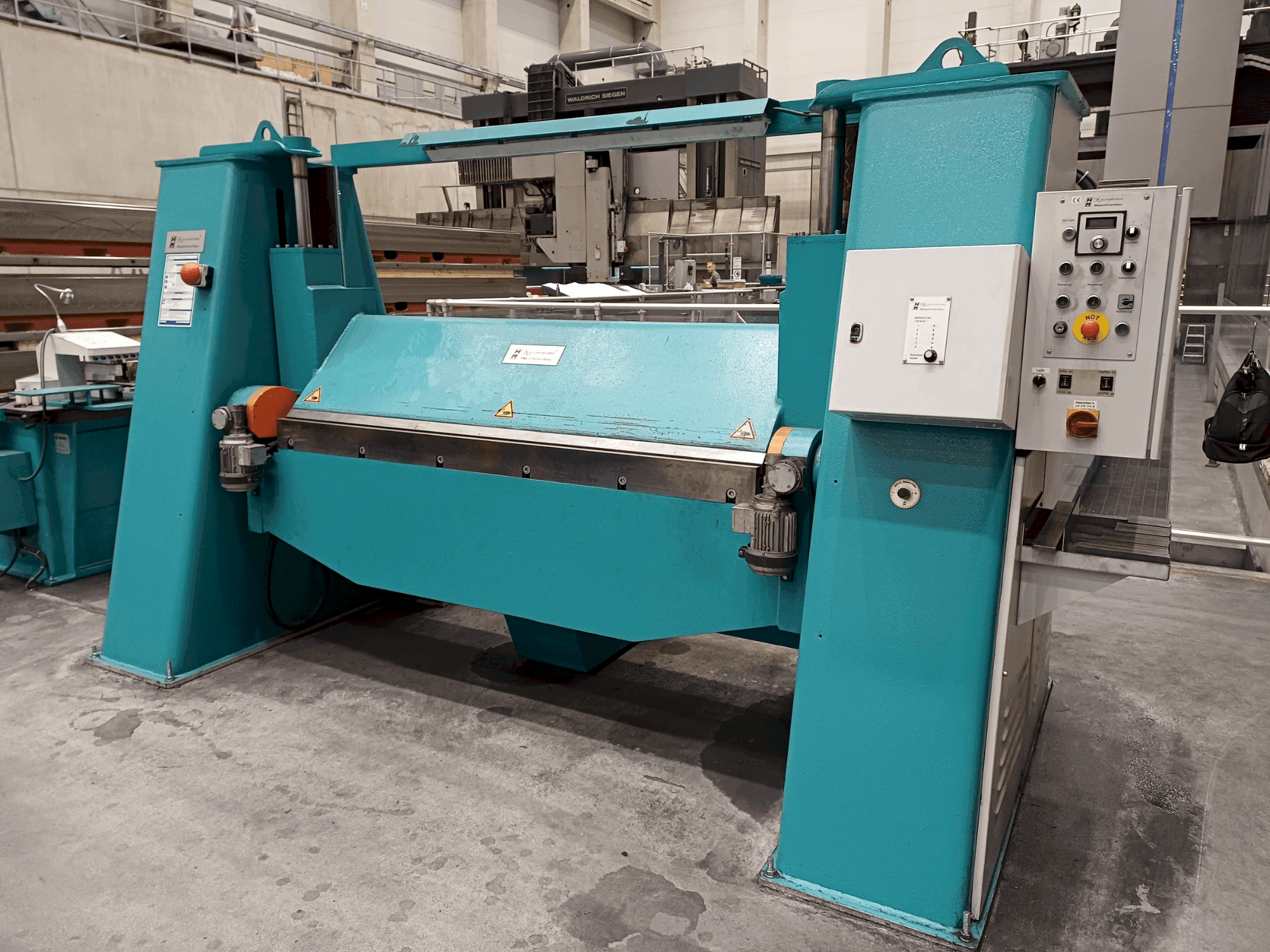 Frontansicht der DR. HOCHSTRATE 2000/6 Maschine