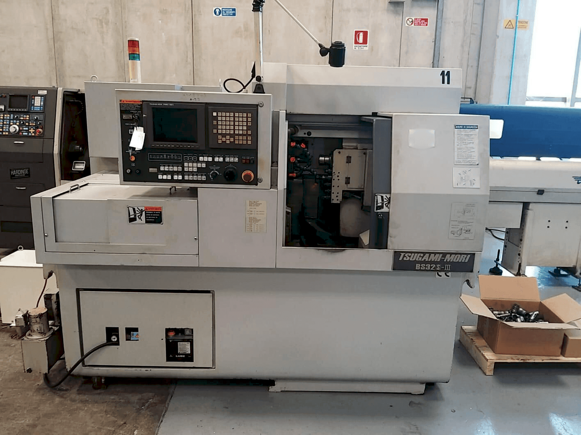 Frontansicht der TSUGAMI BS32S-III Maschine