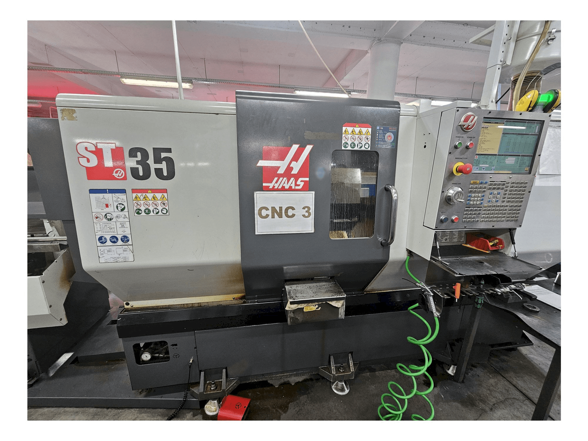 Frontansicht der HAAS ST-35 Maschine