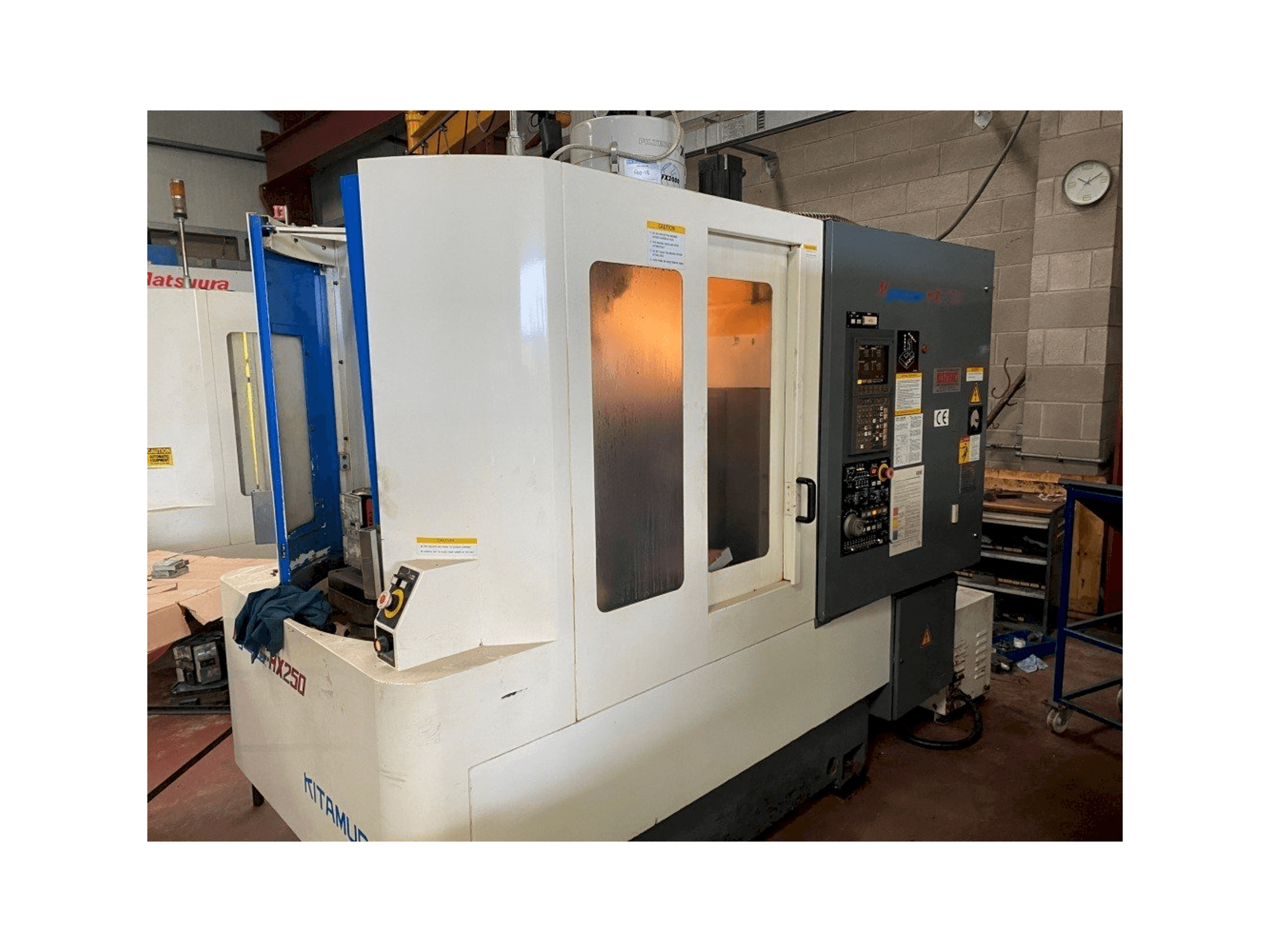 Frontansicht der Kitamura Mycenter HX250 Maschine