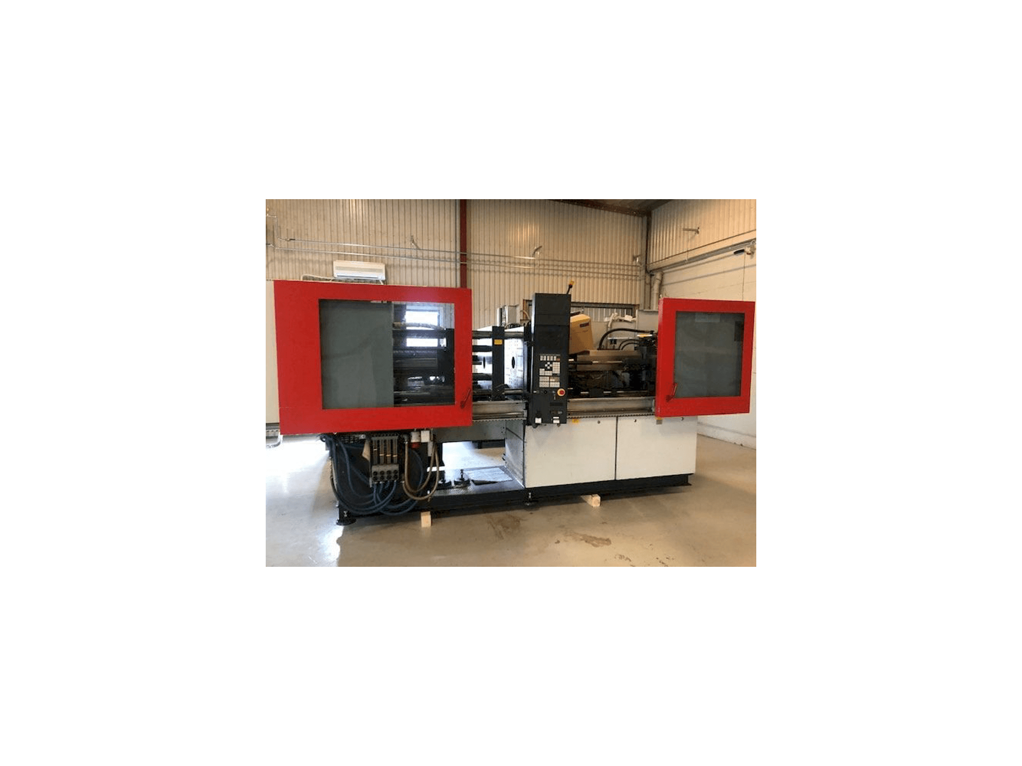 Frontansicht der FERROMATIK MILACRON K110 Maschine