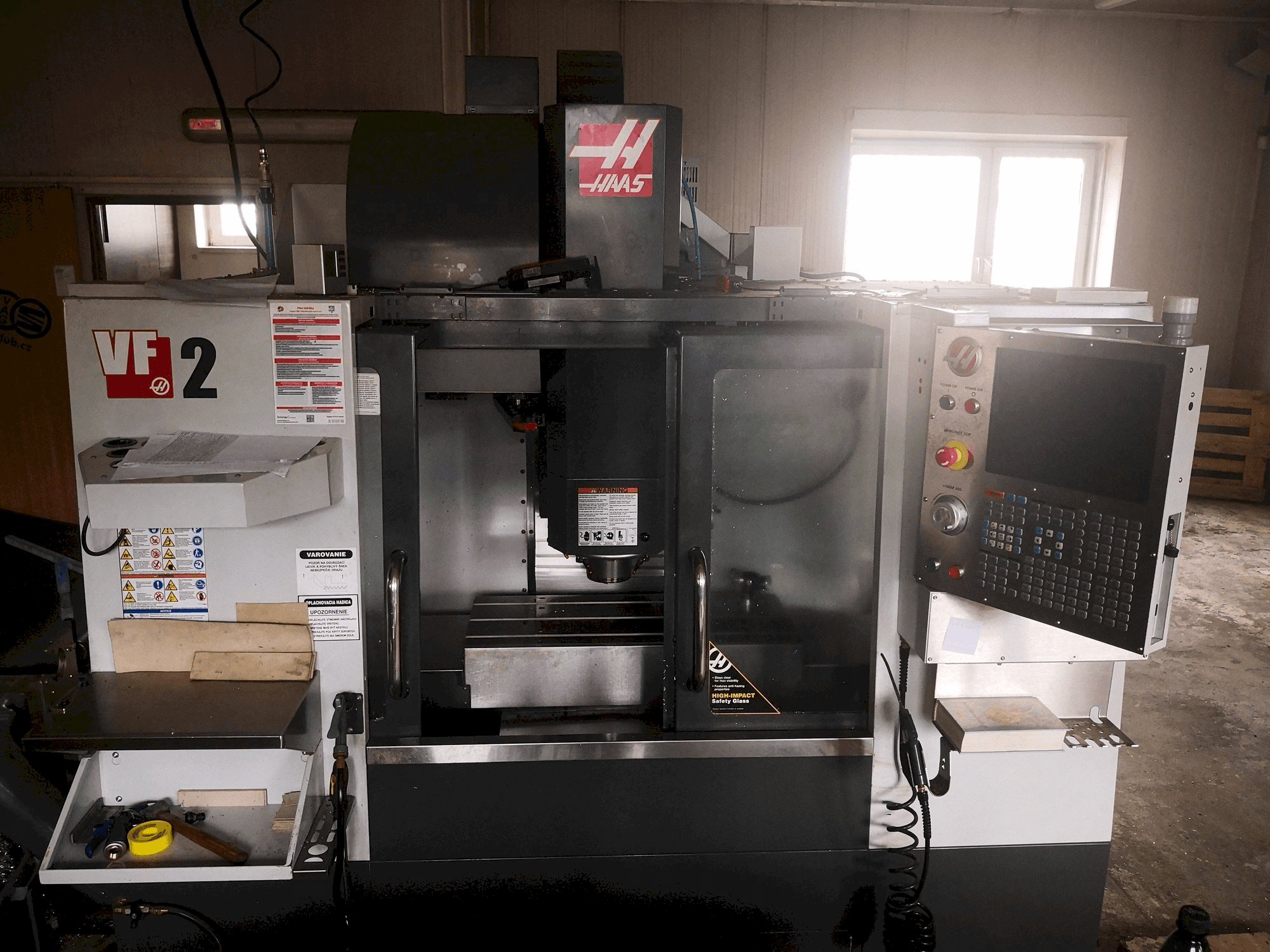 Frontansicht der HAAS VF-2 Maschine