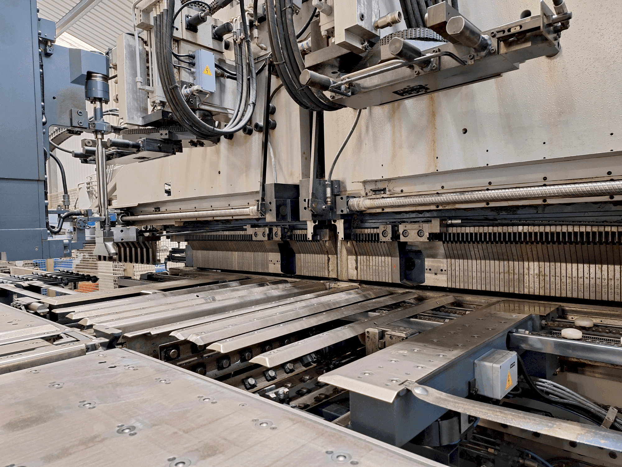 Frontansicht der Salvagnini P4-2220 Maschine