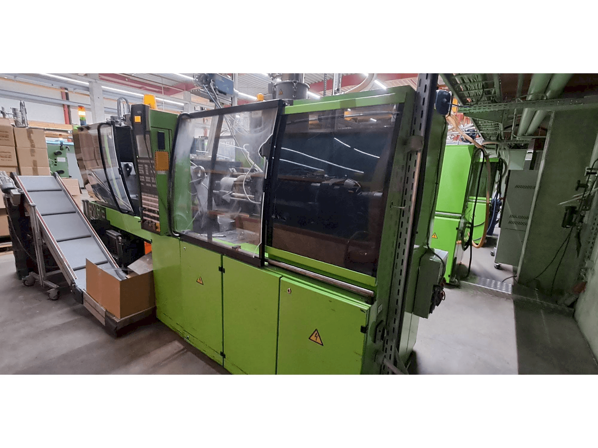 Frontansicht der Engel ES 330/110 HL Maschine