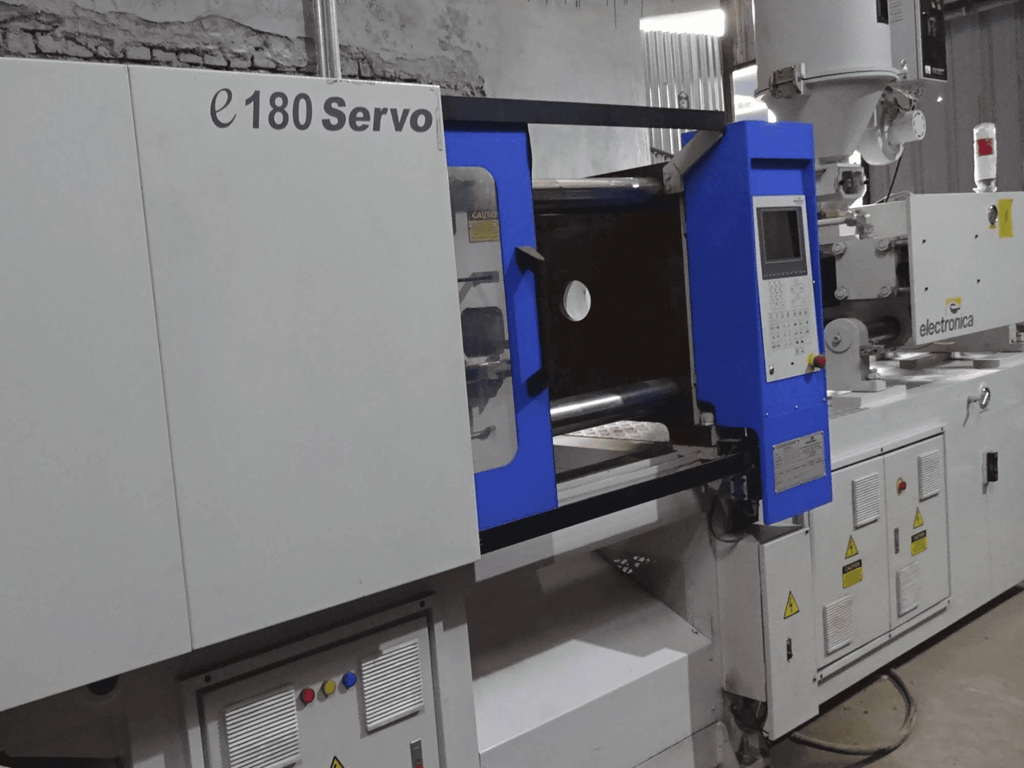 Frontansicht der Electronica EP01800126 Maschine