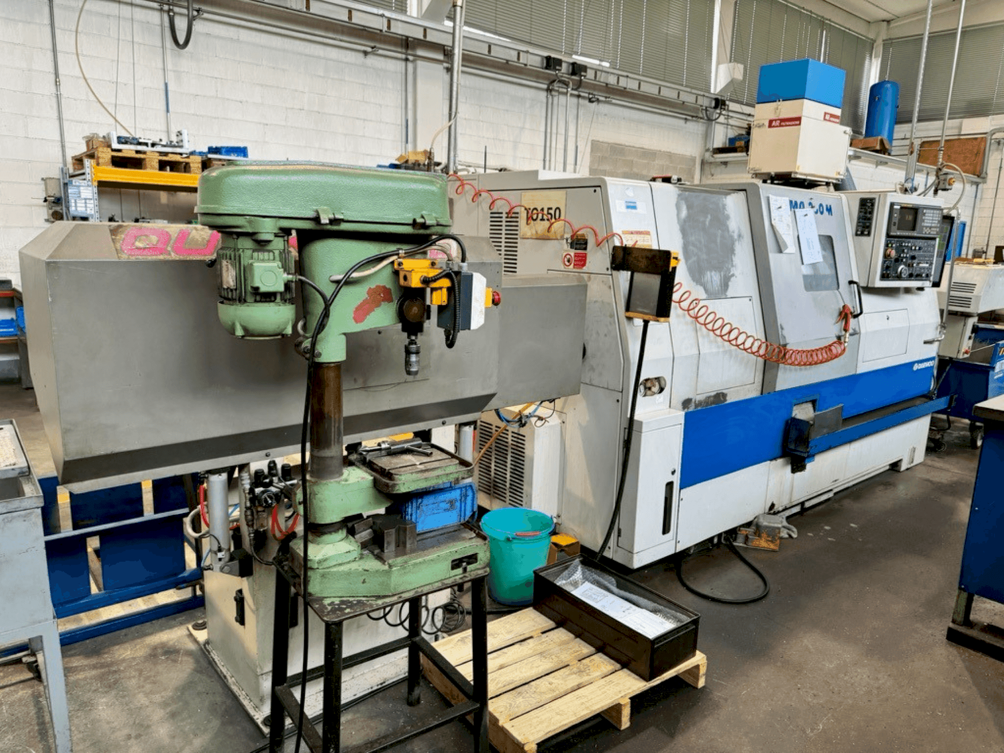 Frontansicht der DAEWOO PUMA 250 M (1998) Maschine