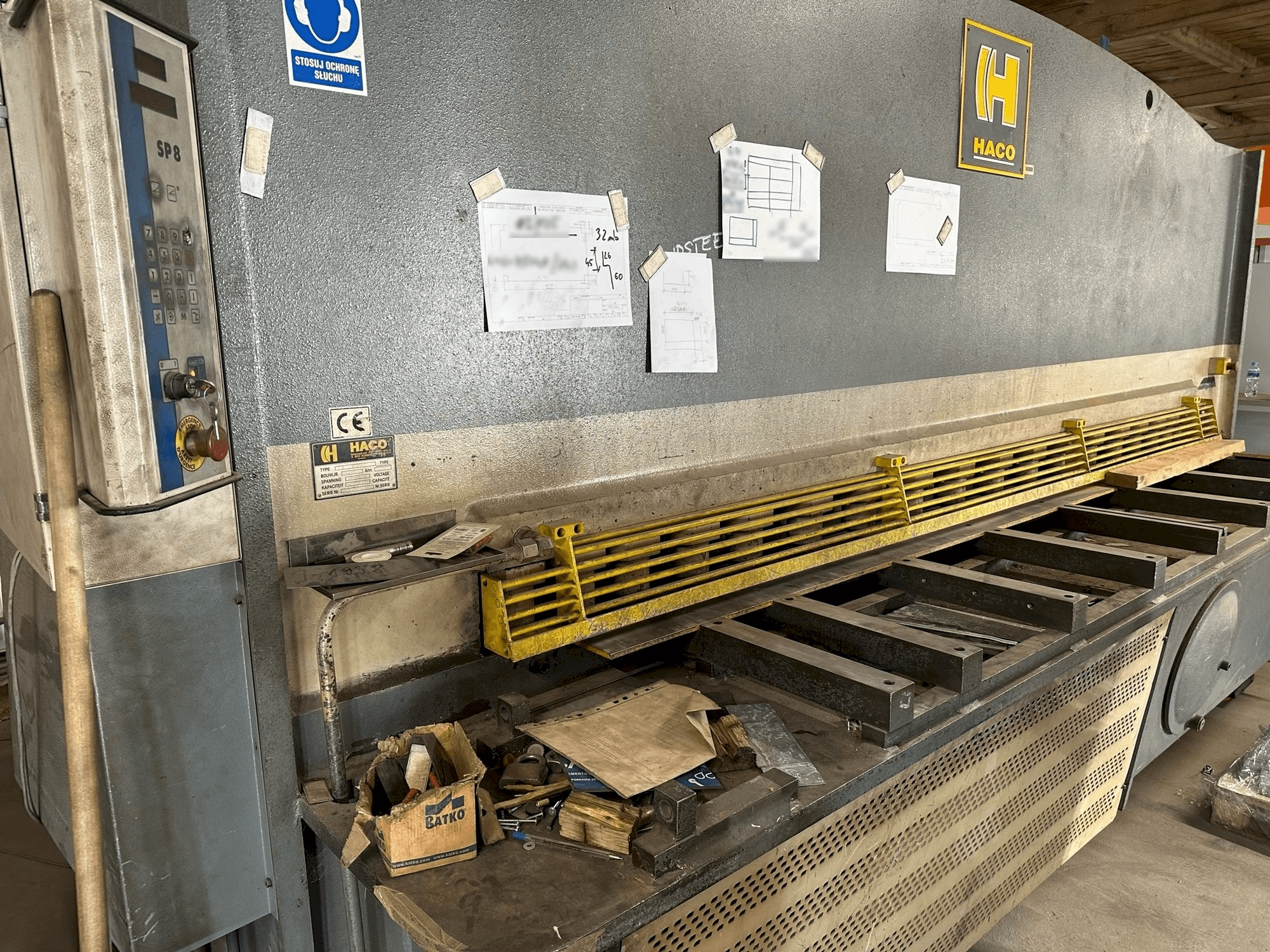 Frontansicht der HACO TS 3012 Maschine