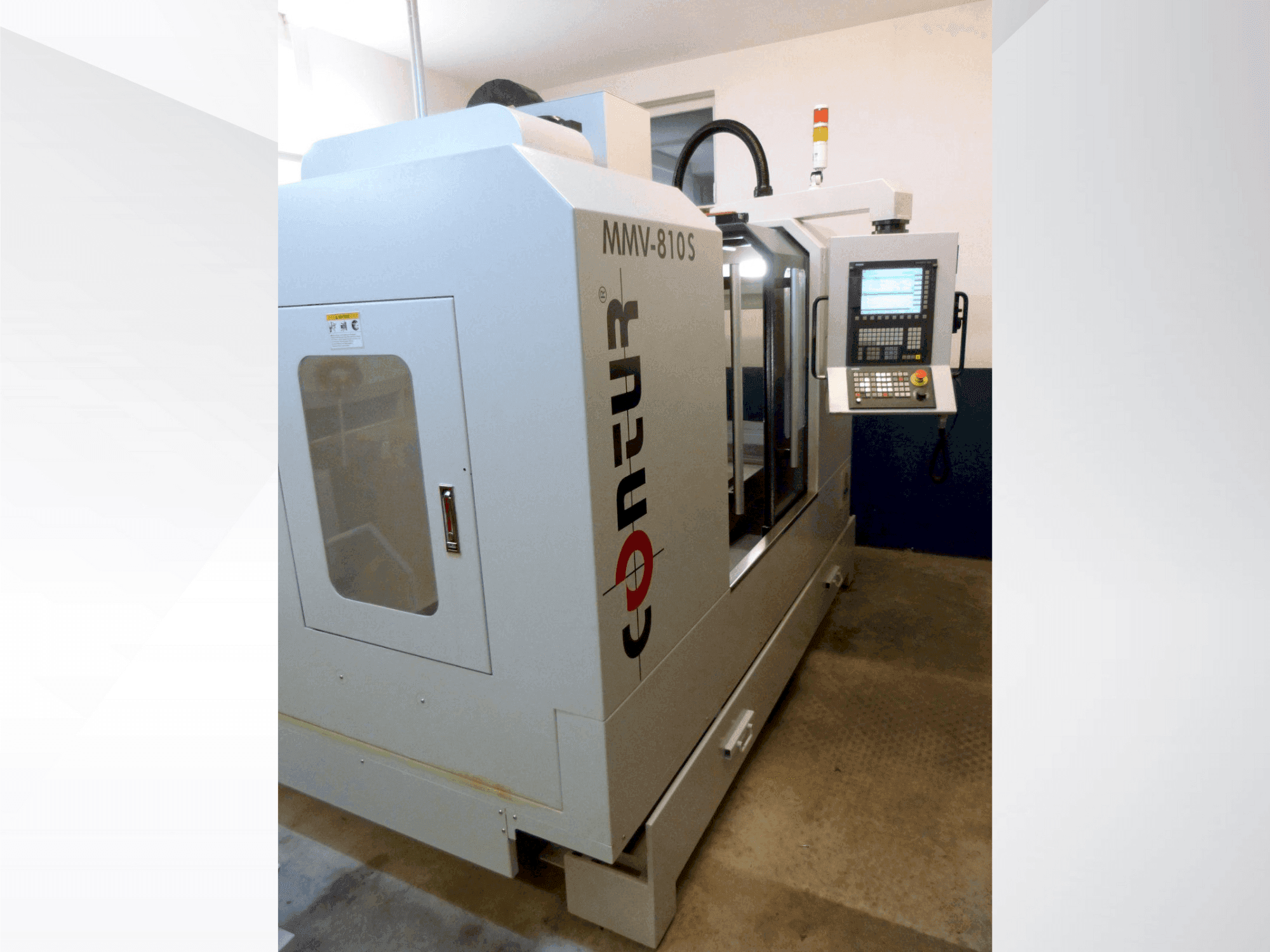 Frontansicht der Saeilo Contur MMV 810 S Maschine