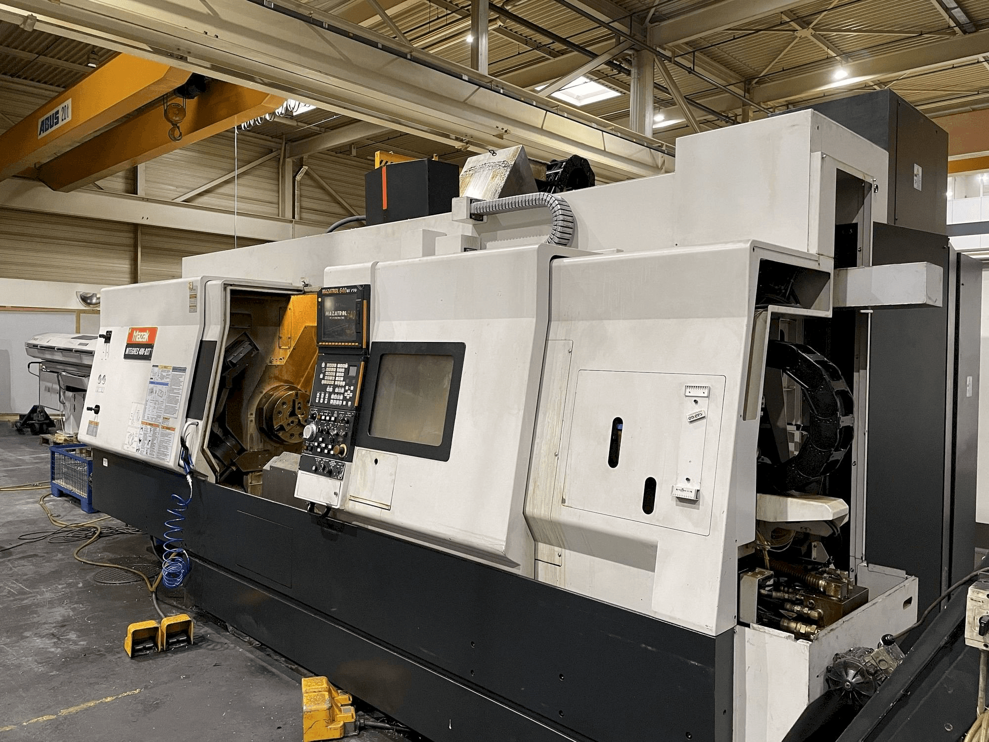 Frontansicht der Mazak Integrex 400 III ST Maschine