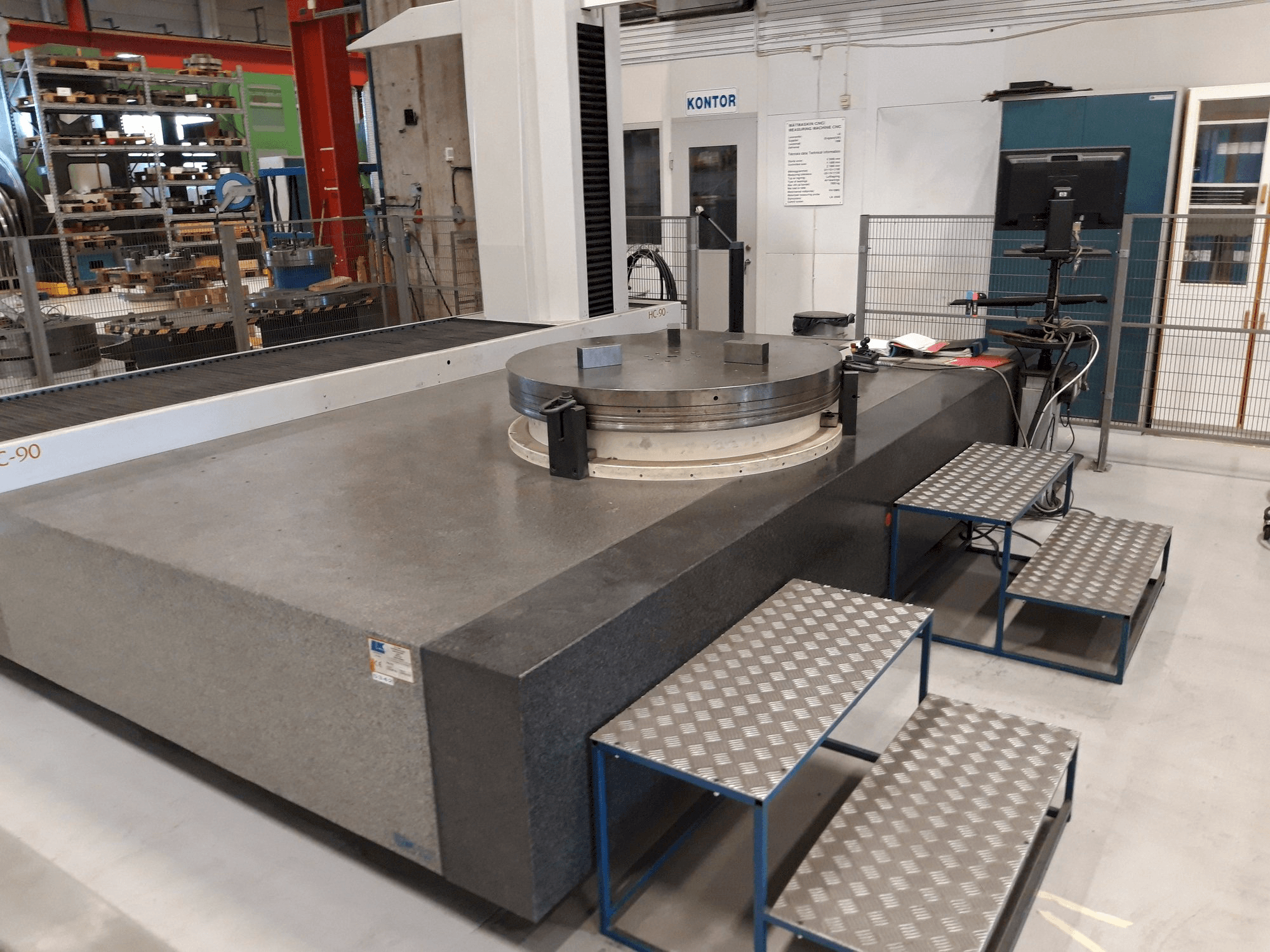 Frontansicht der LK HC90 Maschine