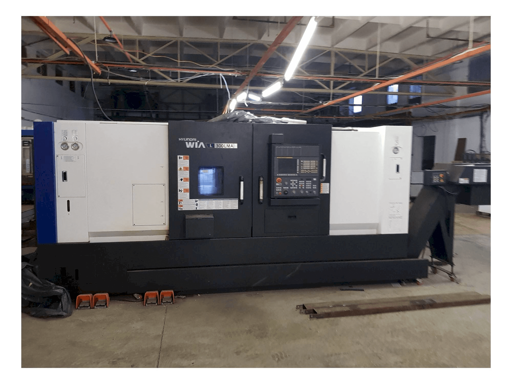 Frontansicht der Hyundai Wia L300LMA Maschine